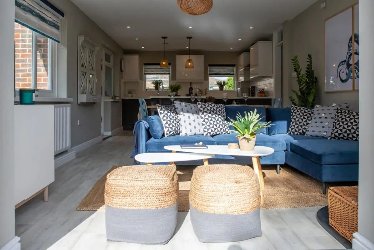 Bosham 3 BR Beach House with Garden & Playhouse