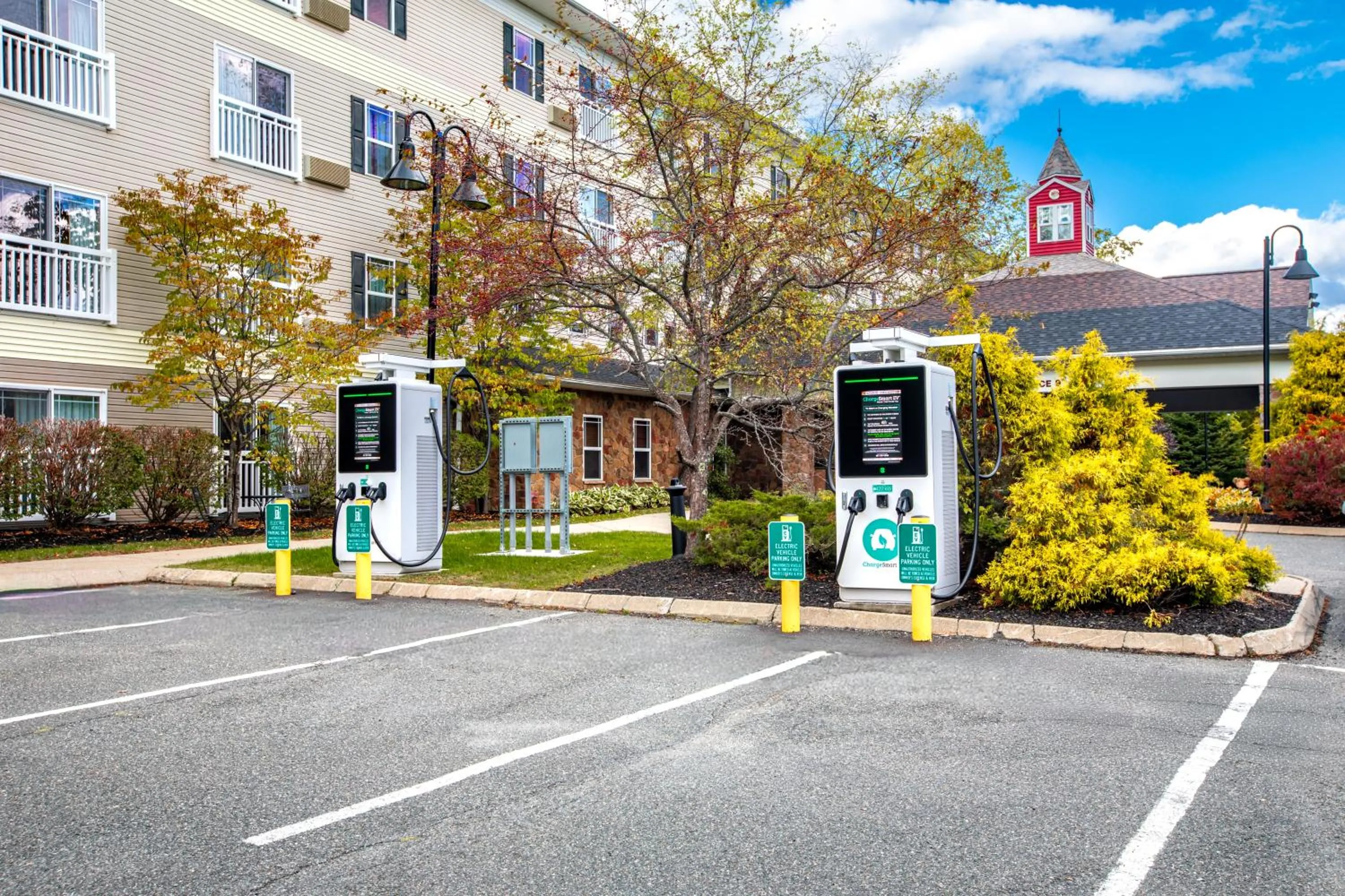 Parking in Berkshire Mountain Lodge