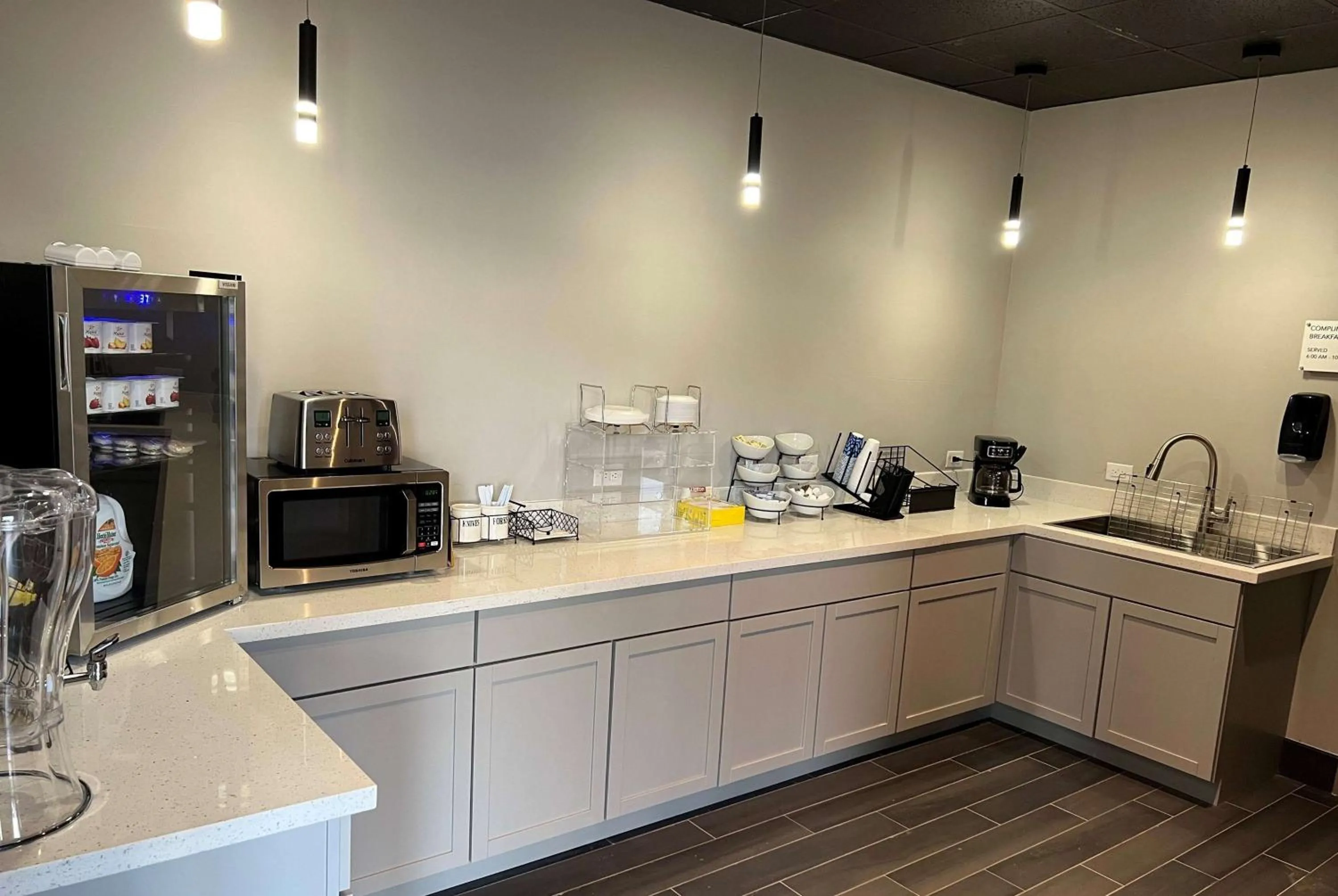 Breakfast in Ramada by Wyndham Studio Suites Dothan