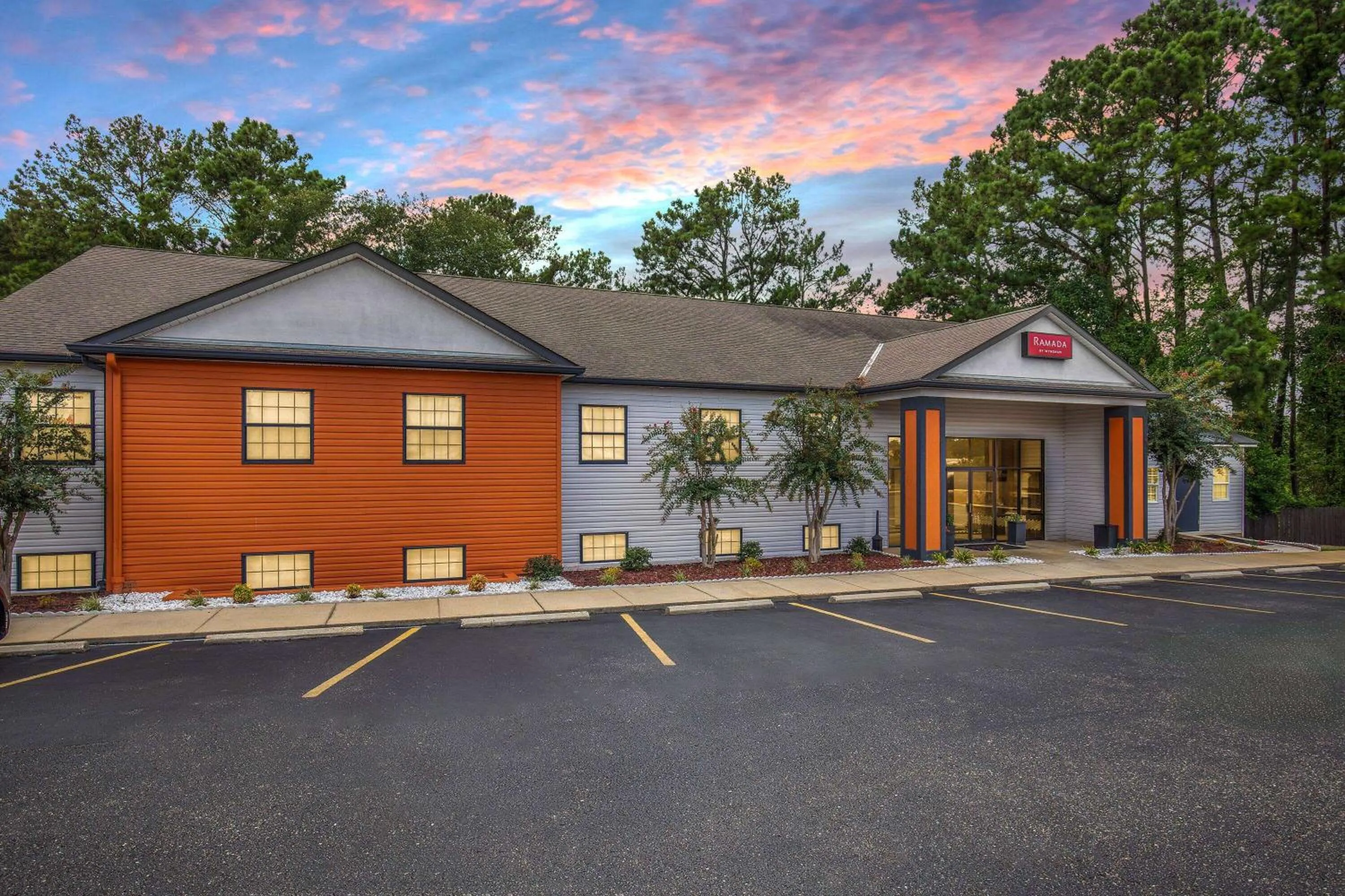 Property building in Ramada by Wyndham Studio Suites Dothan