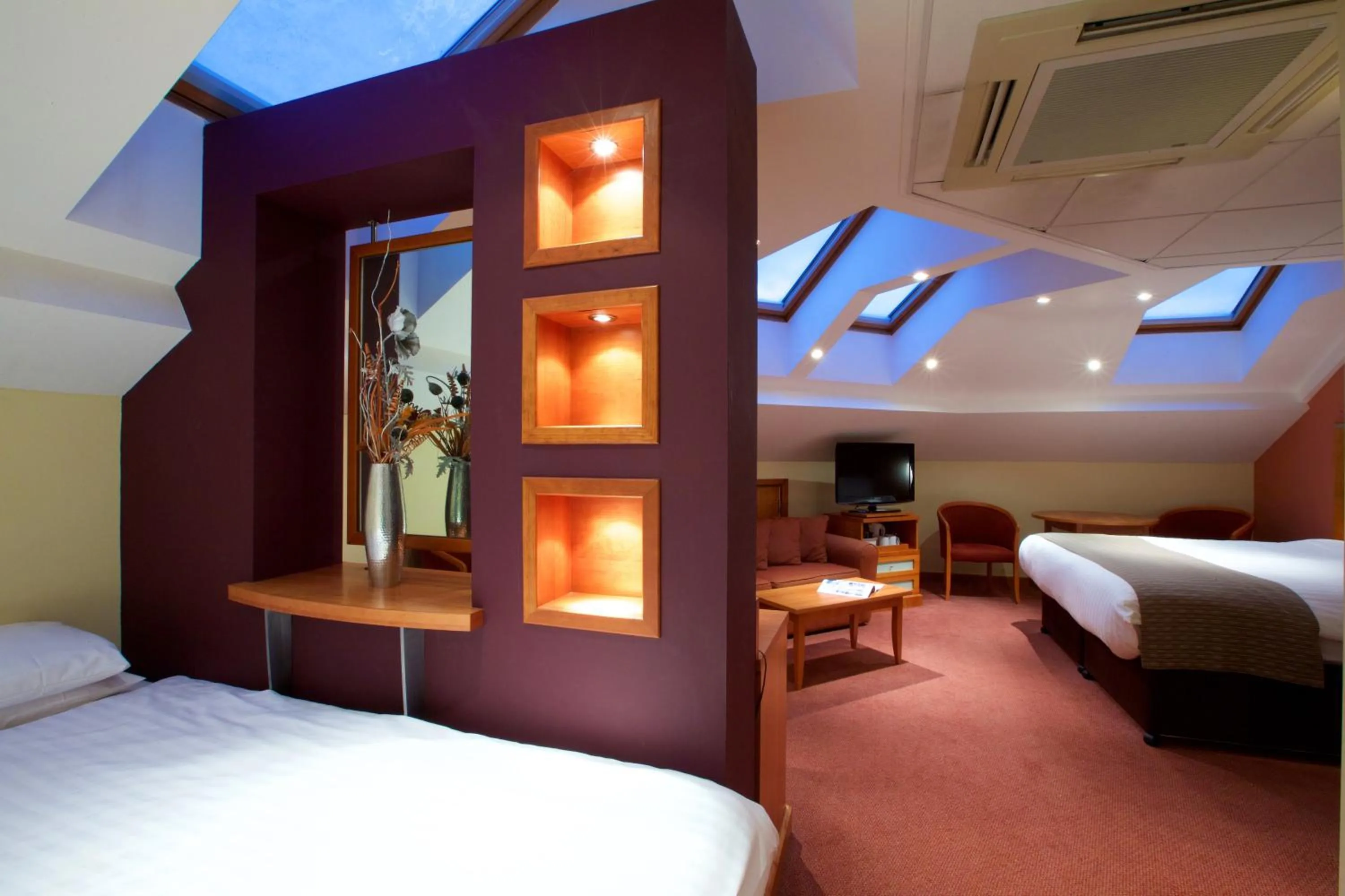 Photo of the whole room, Bed in Derby Mickleover Hotel, BW Signature Collection