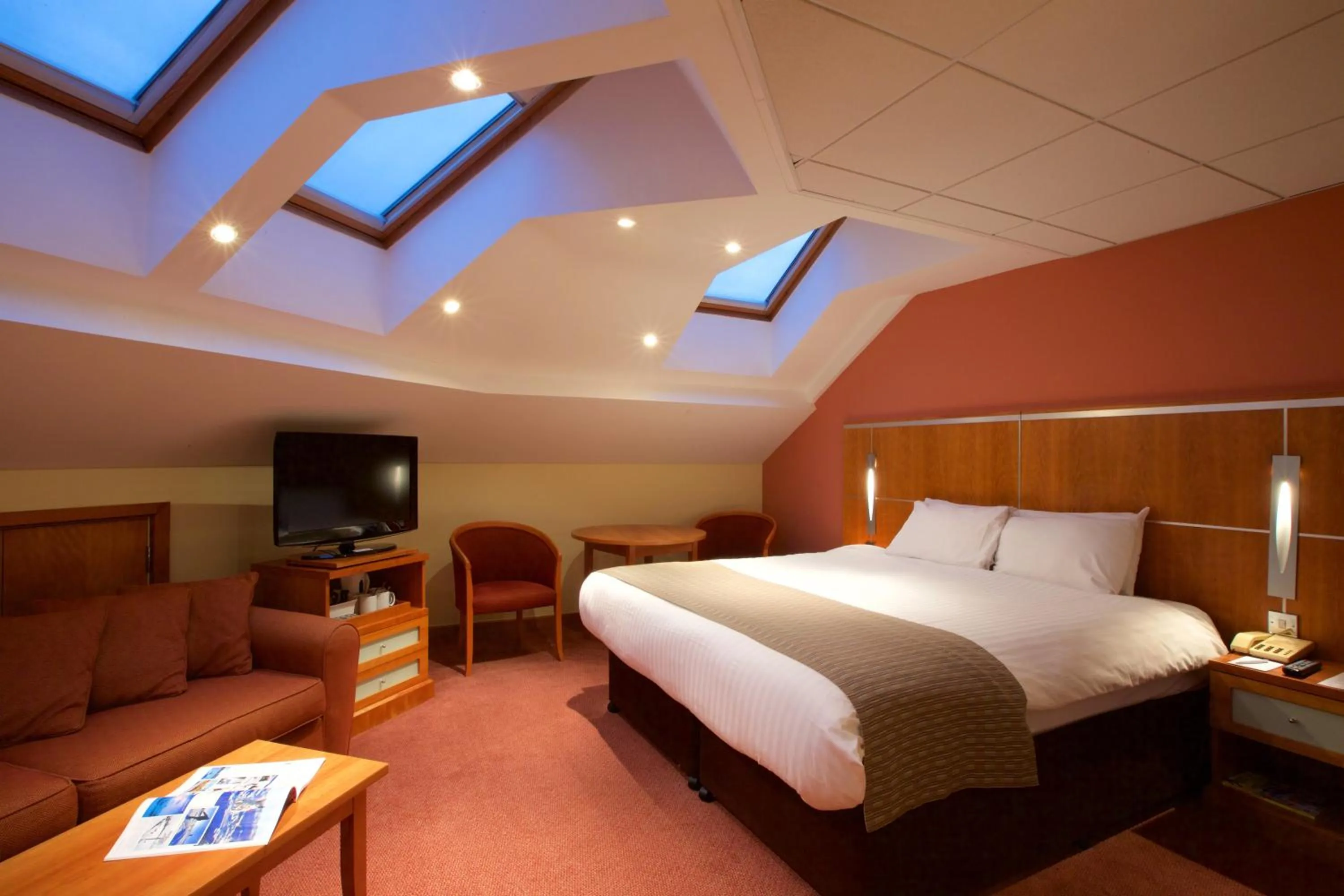 Photo of the whole room, Bed in Derby Mickleover Hotel, BW Signature Collection