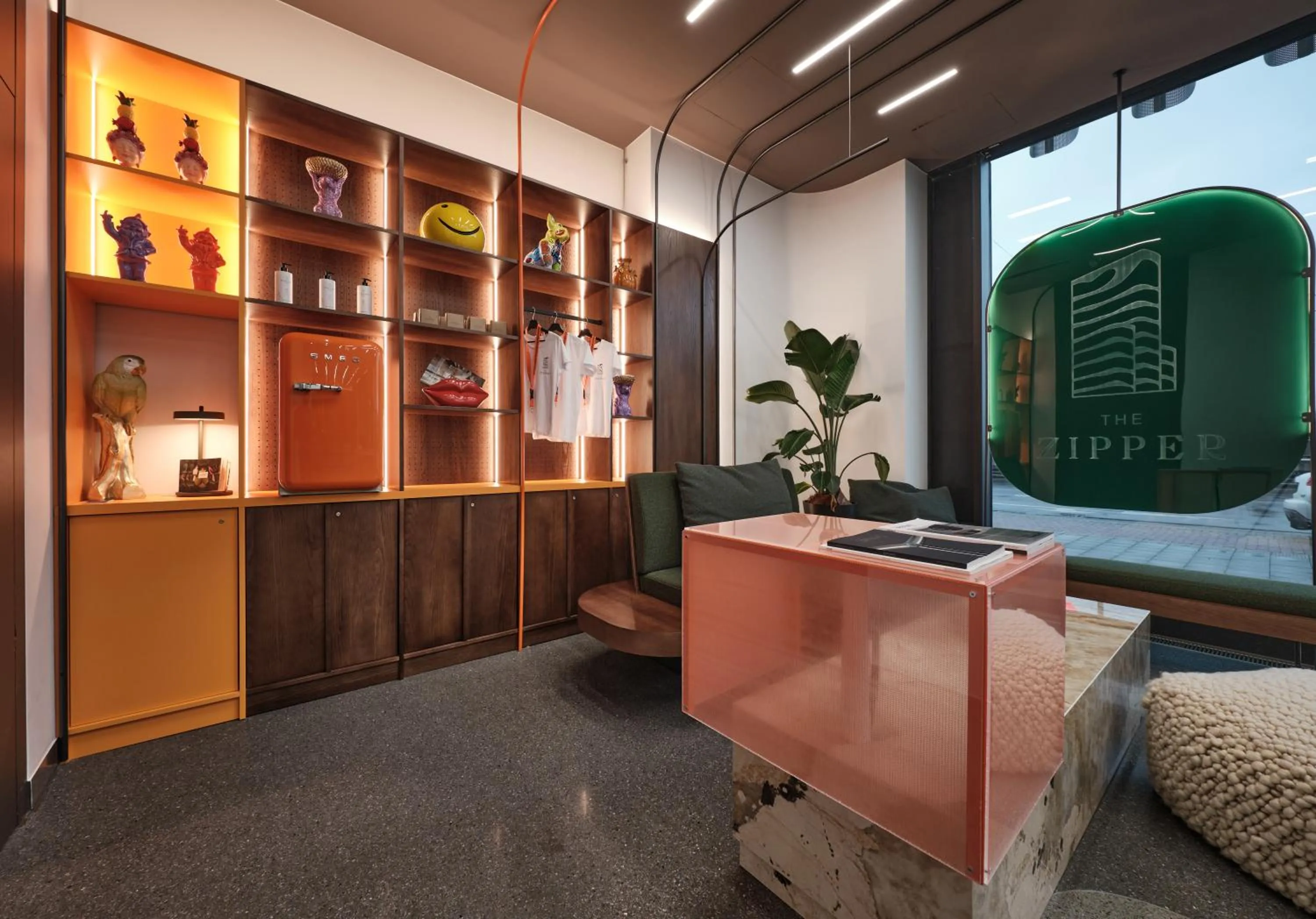 Lobby or reception in The Zipper Hotel und Apartments