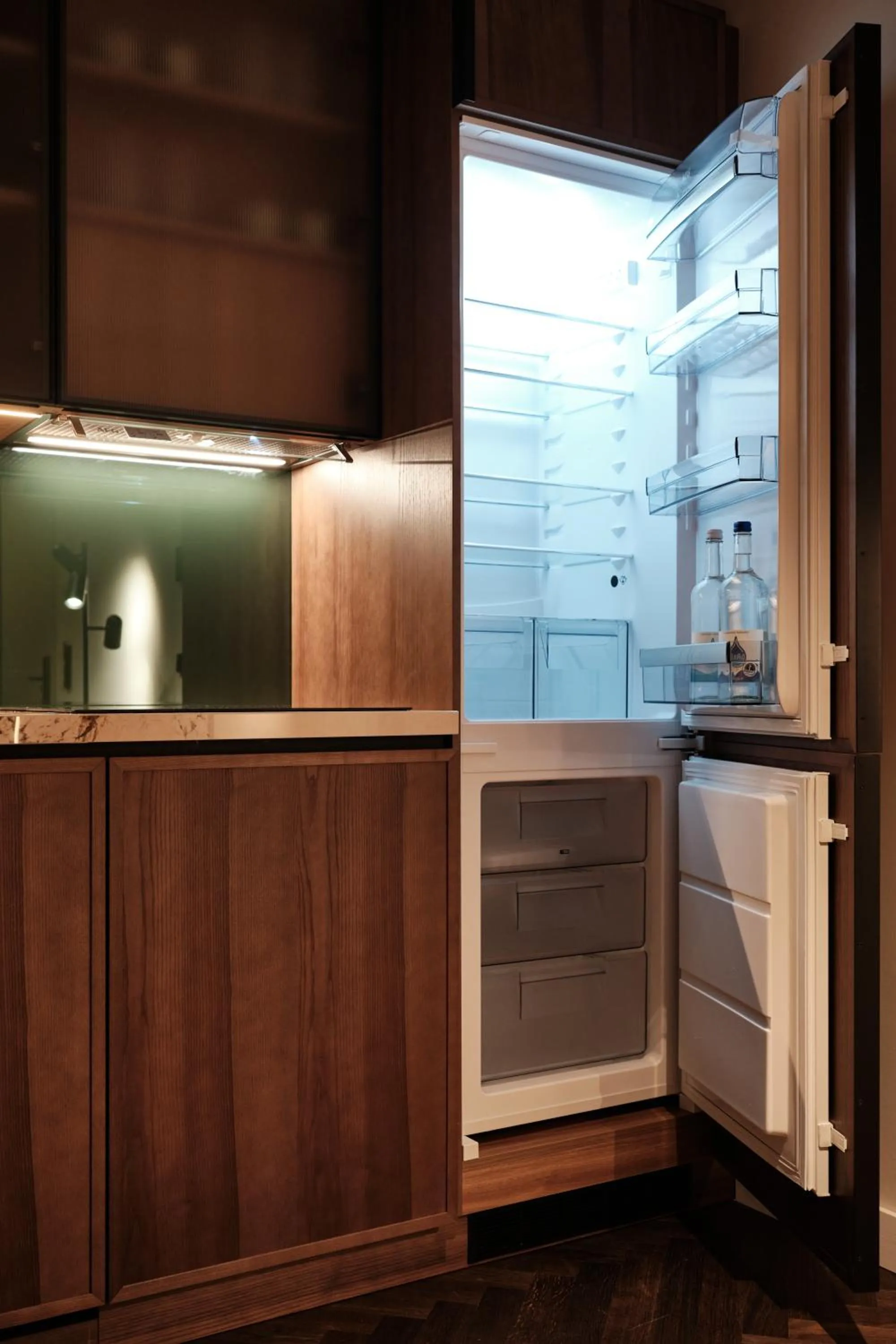 Kitchen or kitchenette in The Zipper Hotel und Apartments