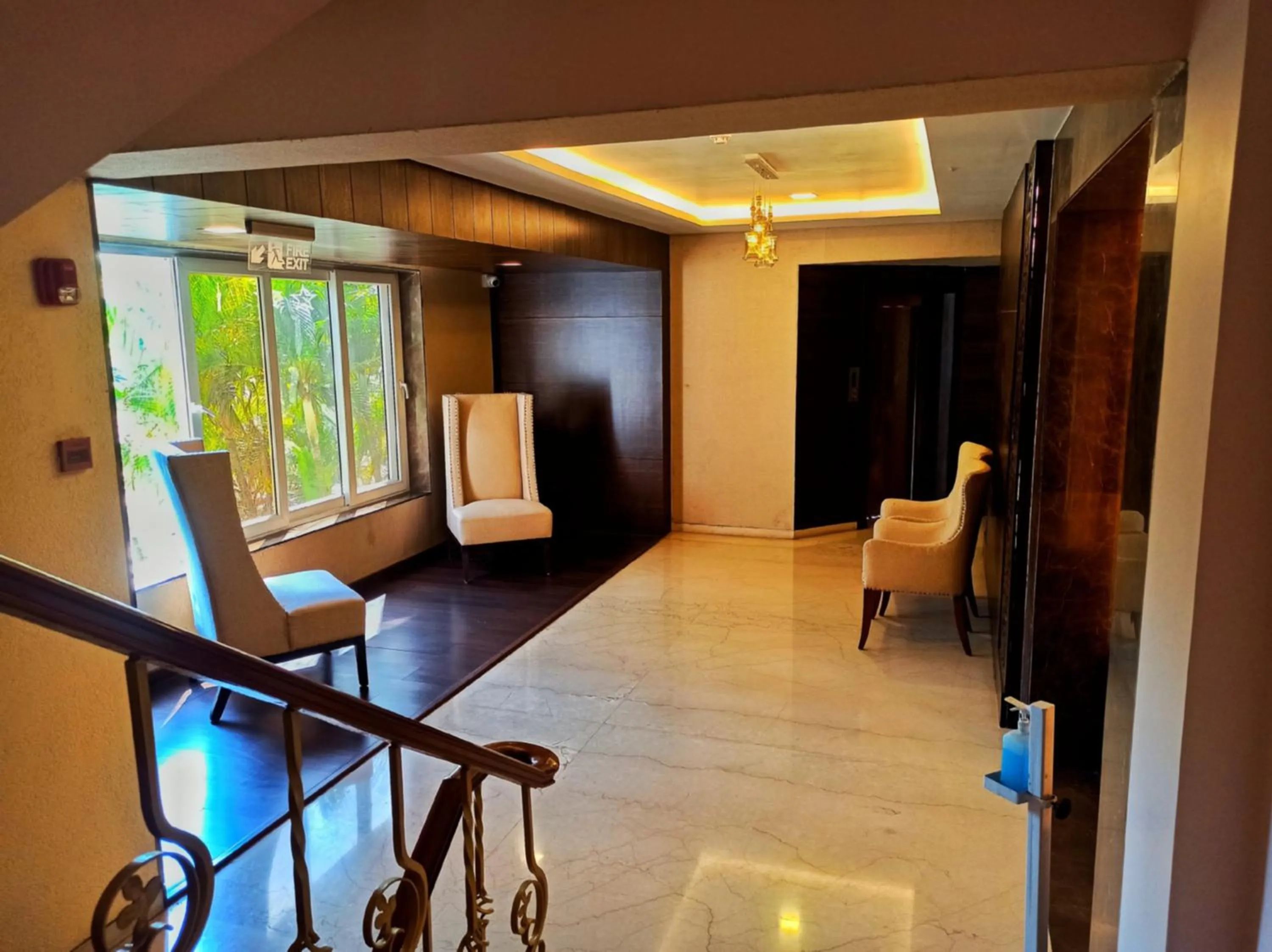 Communal lounge/ TV room in Kailash Parbat