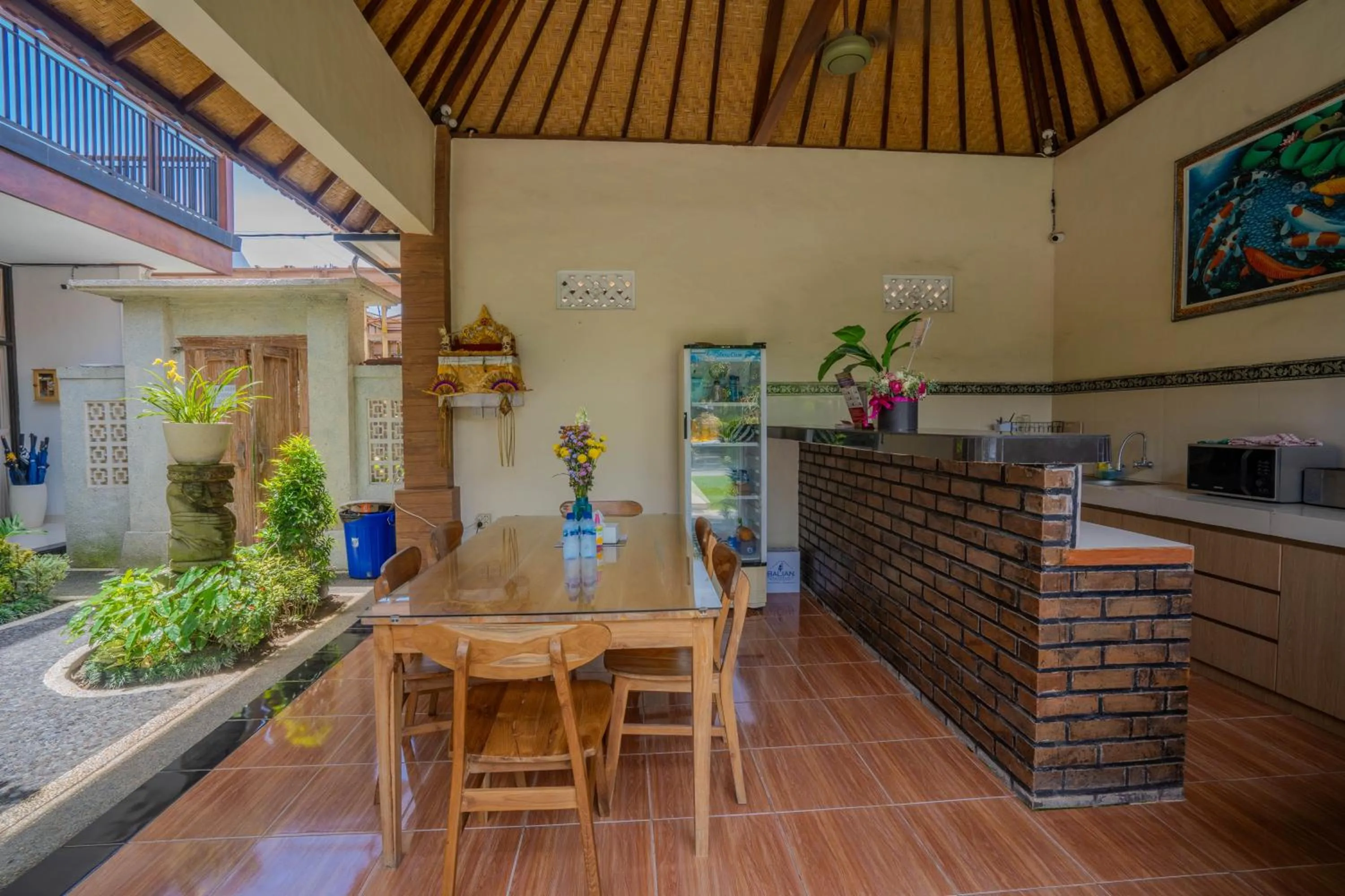 Kitchen or kitchenette in Bagas Bagus Guesthouse