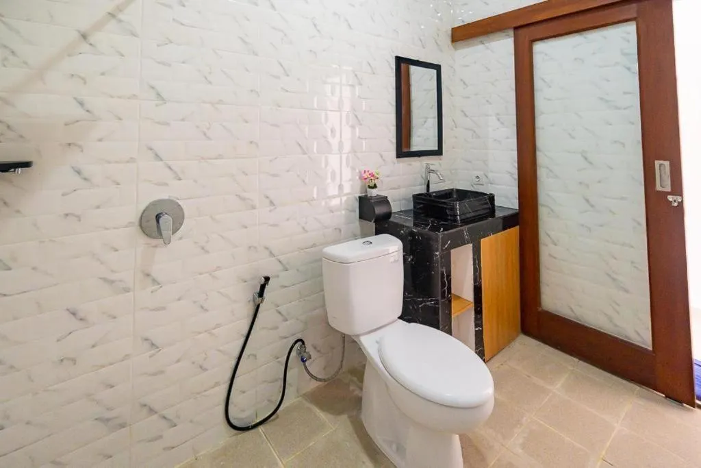 Toilet in Bagas Bagus Guesthouse