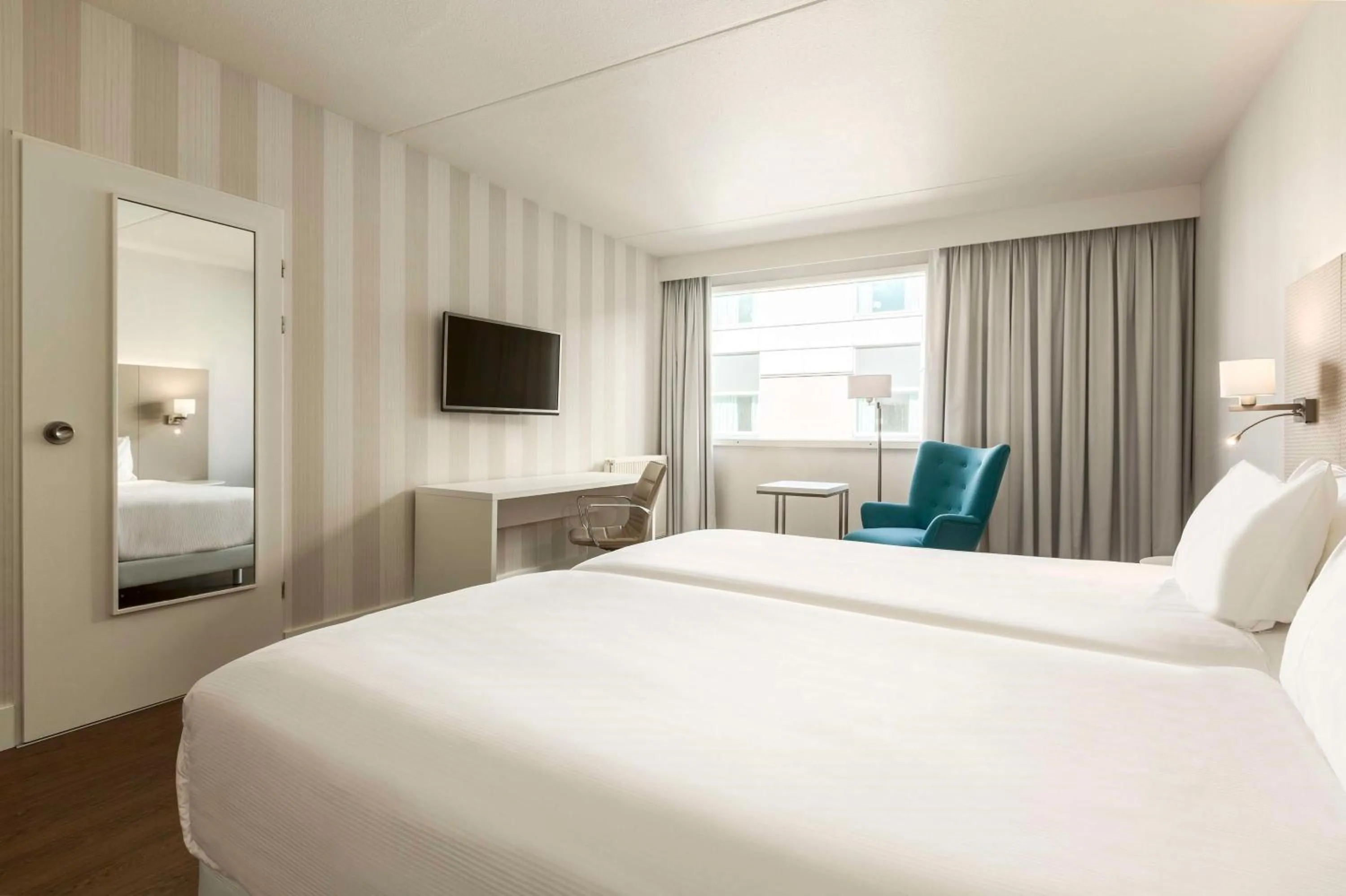 Bedroom, Bed in NH Amsterdam Schiphol Airport