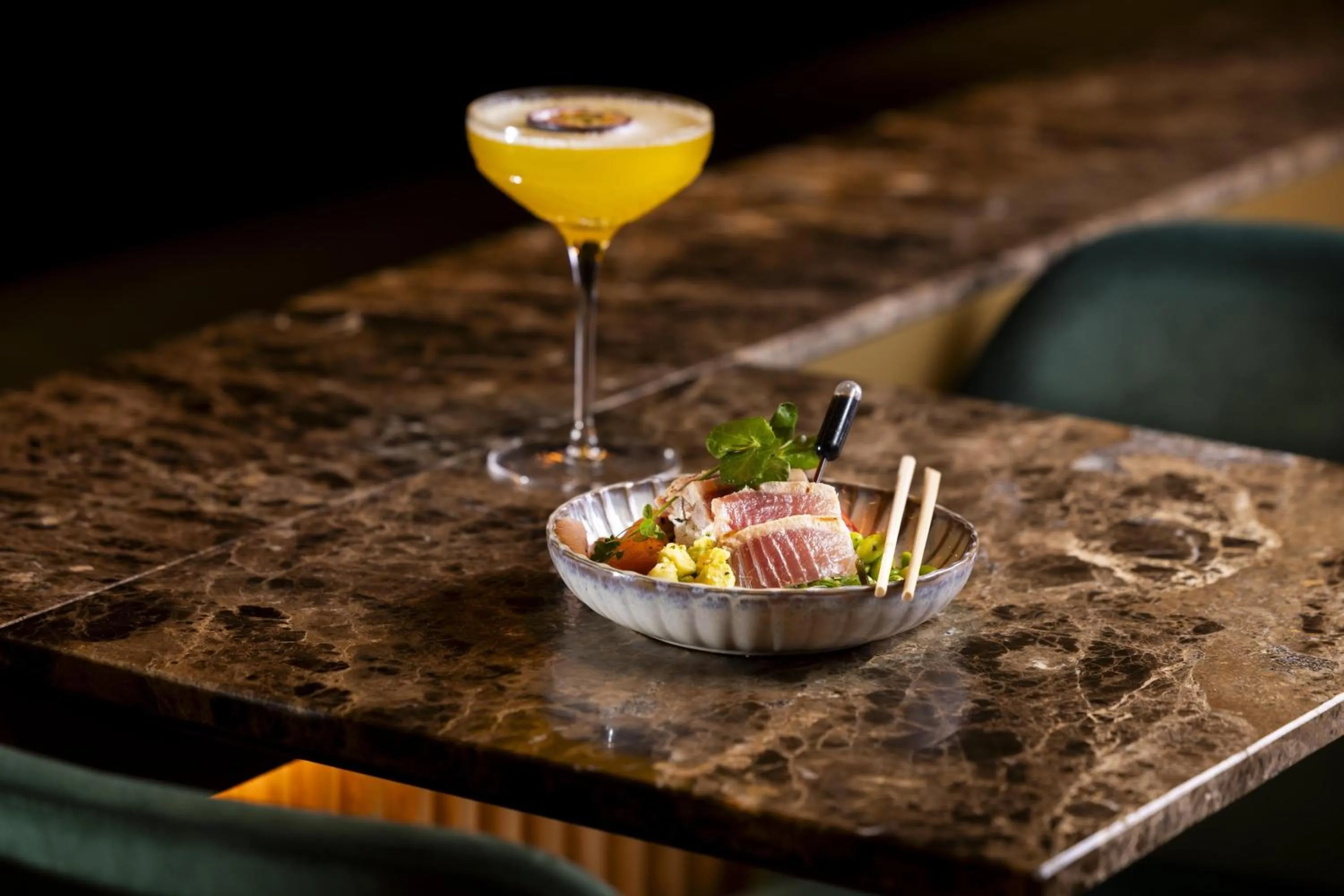 Lounge or bar in NH Amsterdam Schiphol Airport