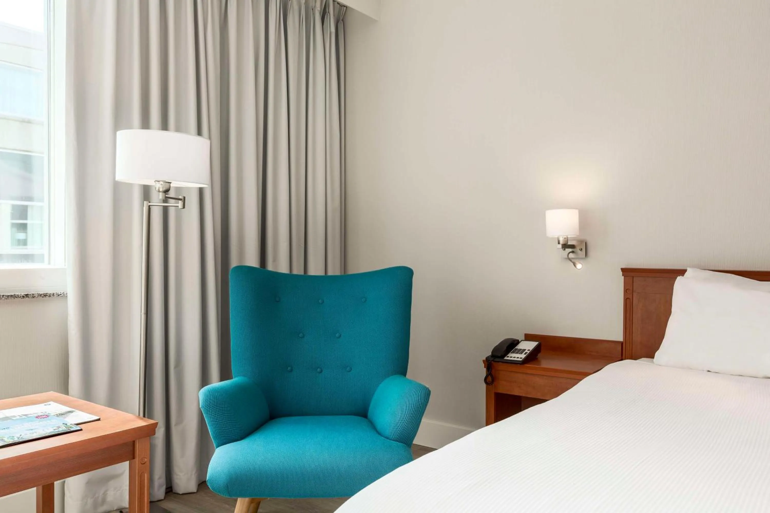 Bedroom, Bed in NH Amsterdam Schiphol Airport