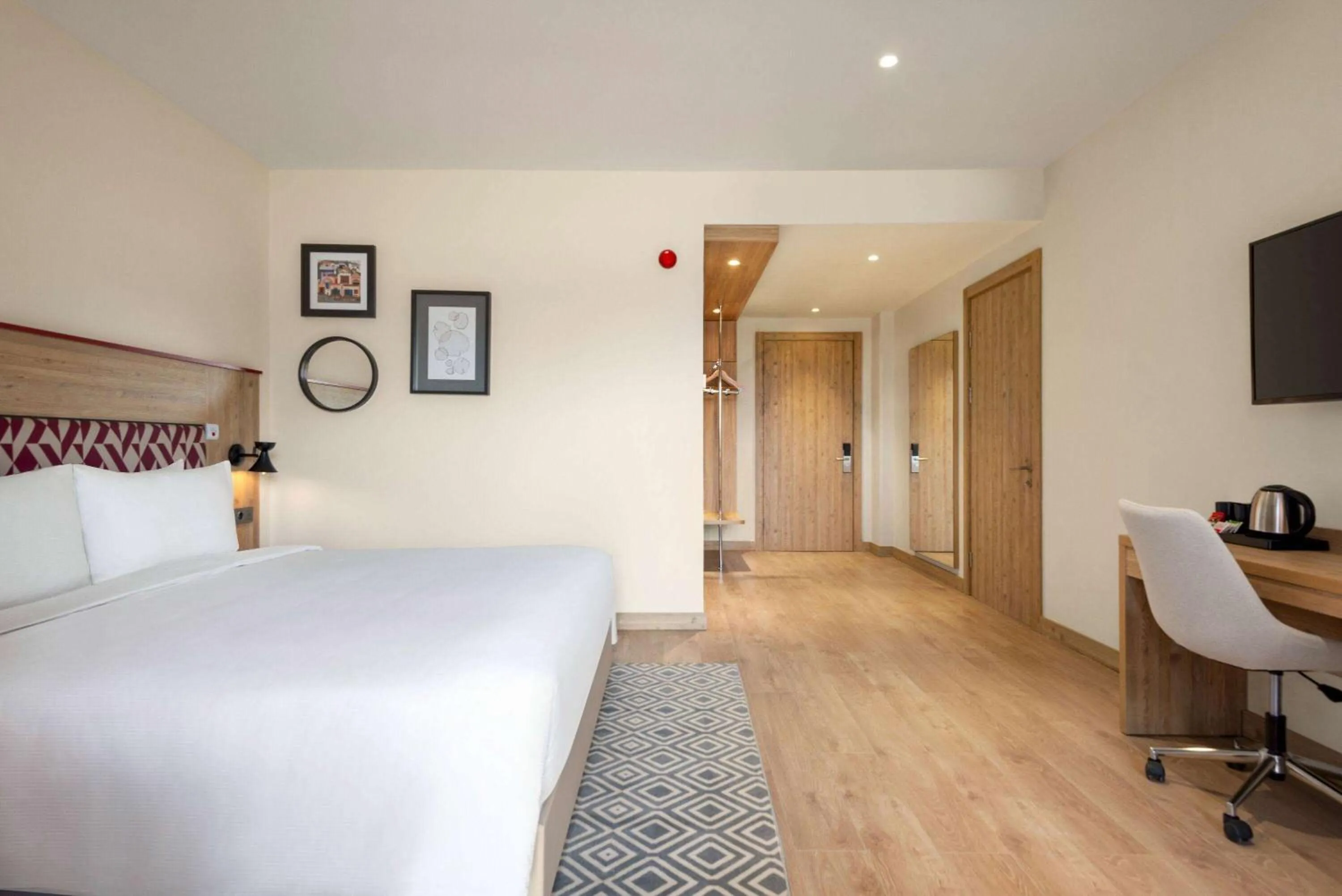 Photo of the whole room in Ramada Encore by Wyndham Zomin