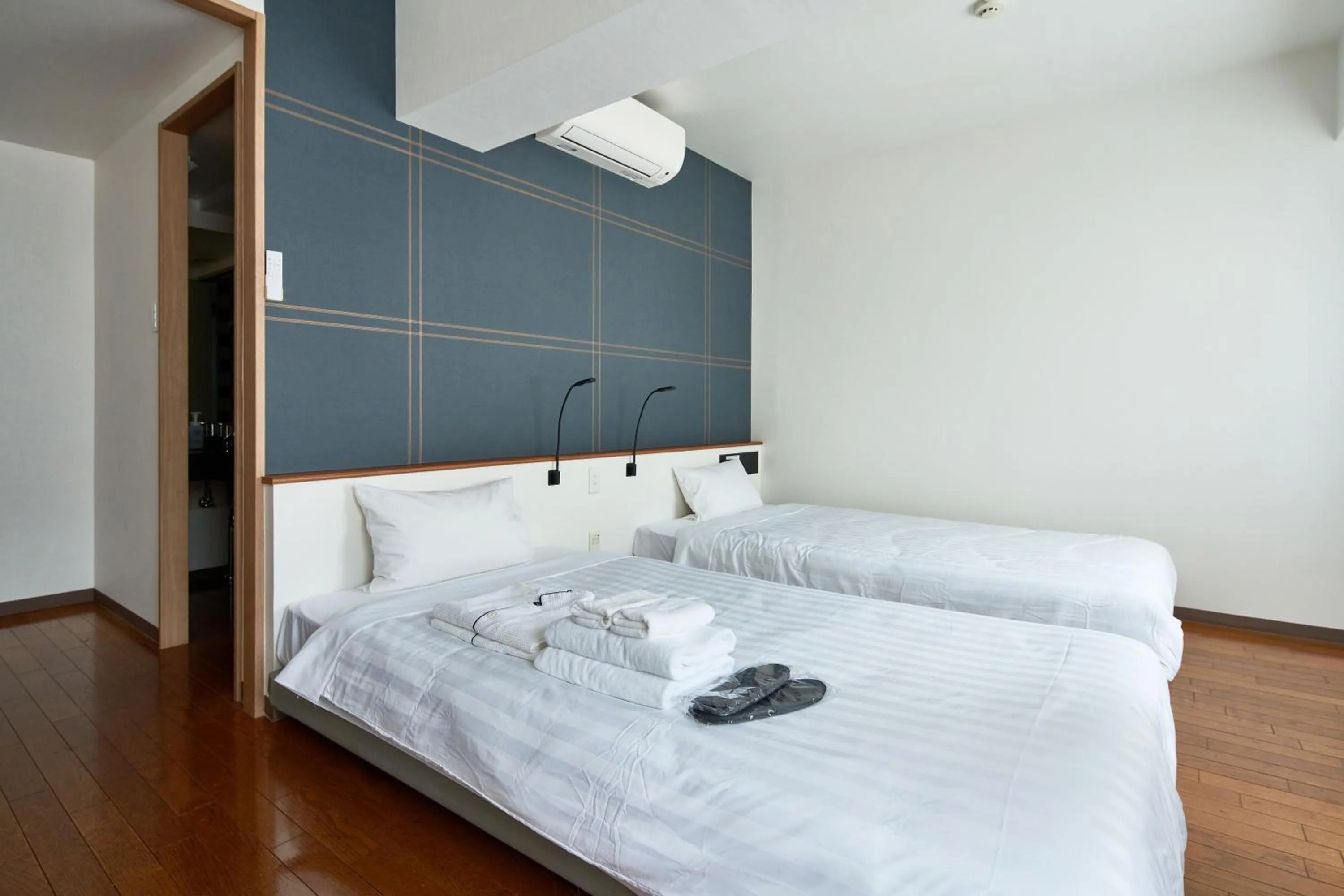 Bed in TOKIO's HOTEL