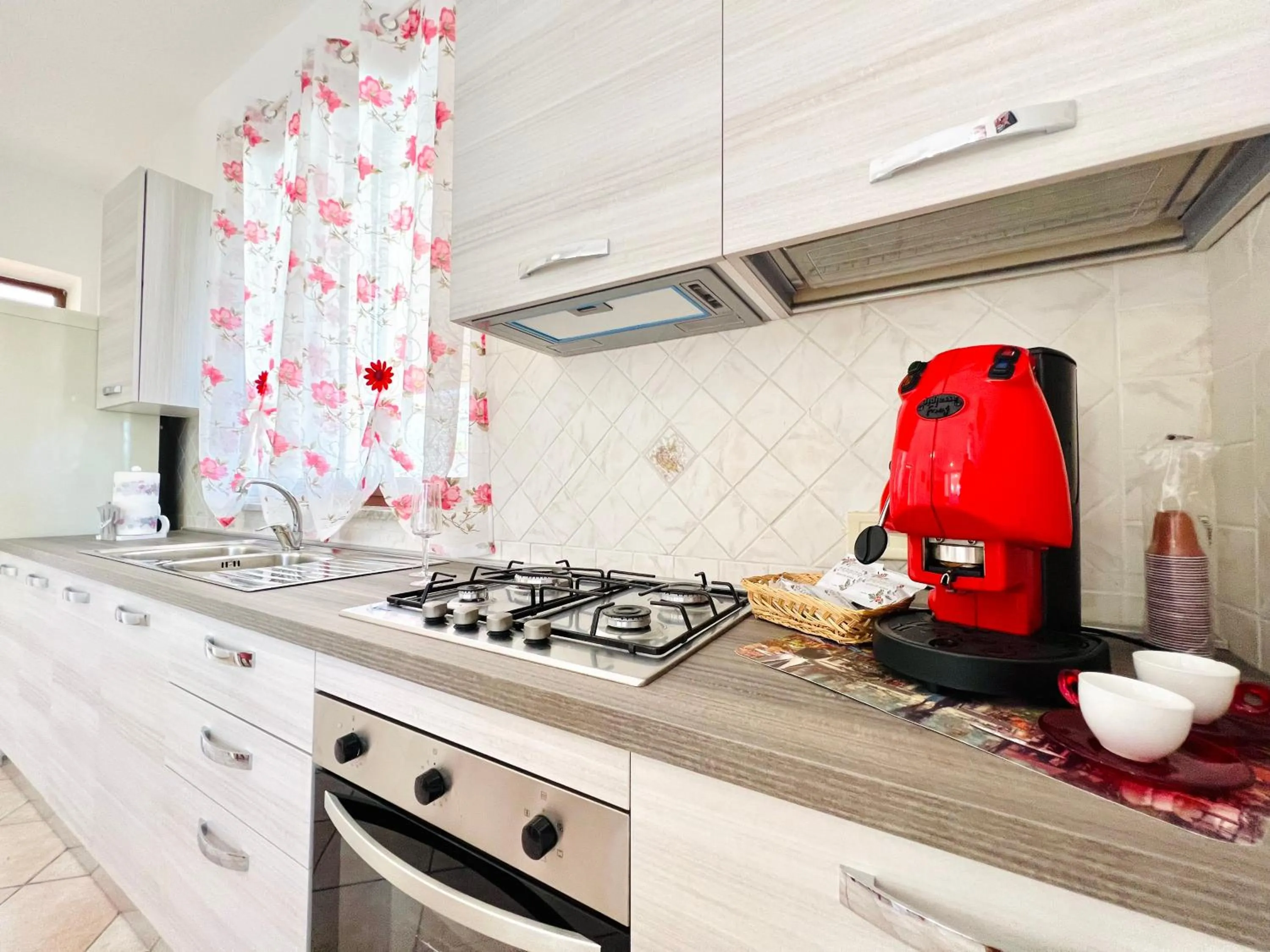 Coffee/tea facilities in Villa Genova