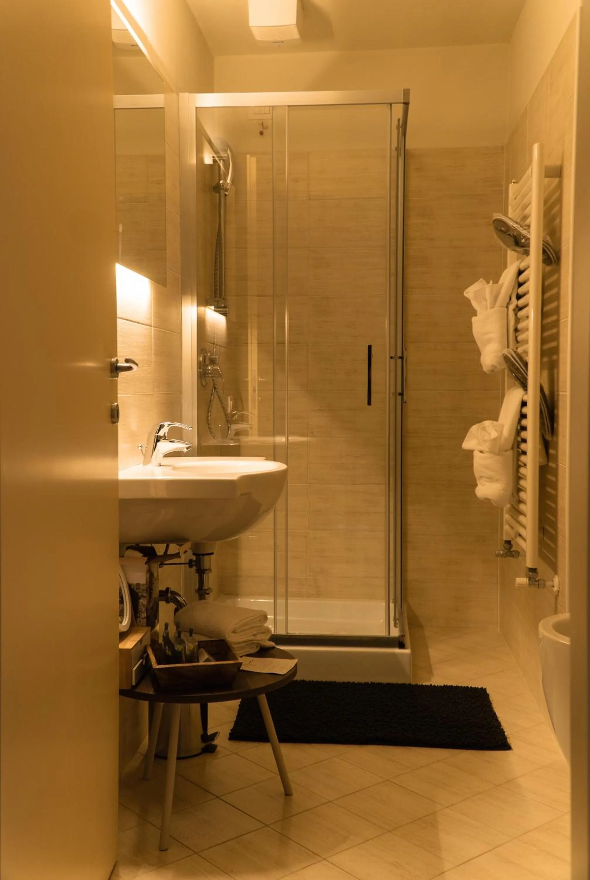 Bathroom in Maison Poluc hotel apartments