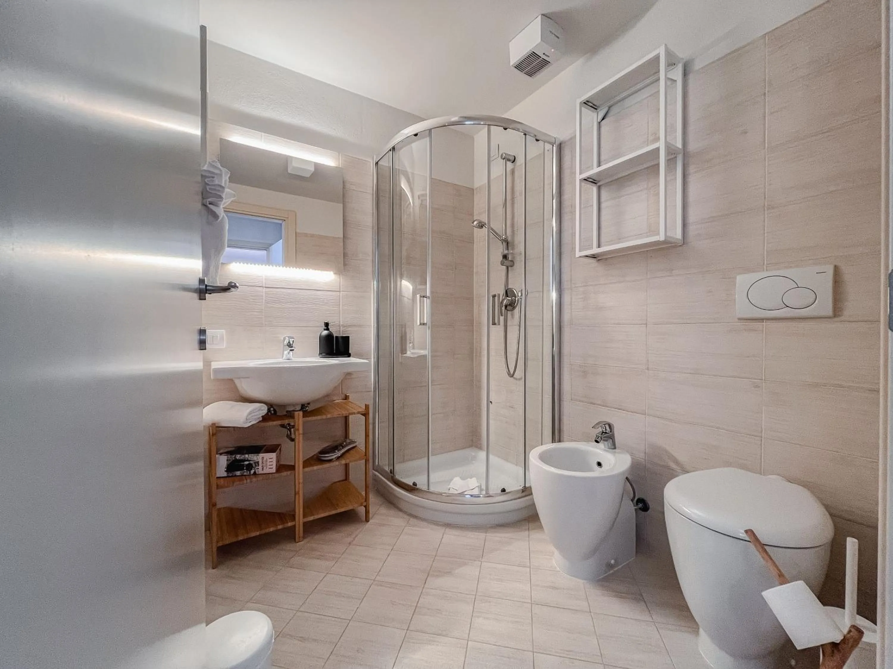 Bathroom in Maison Poluc hotel apartments