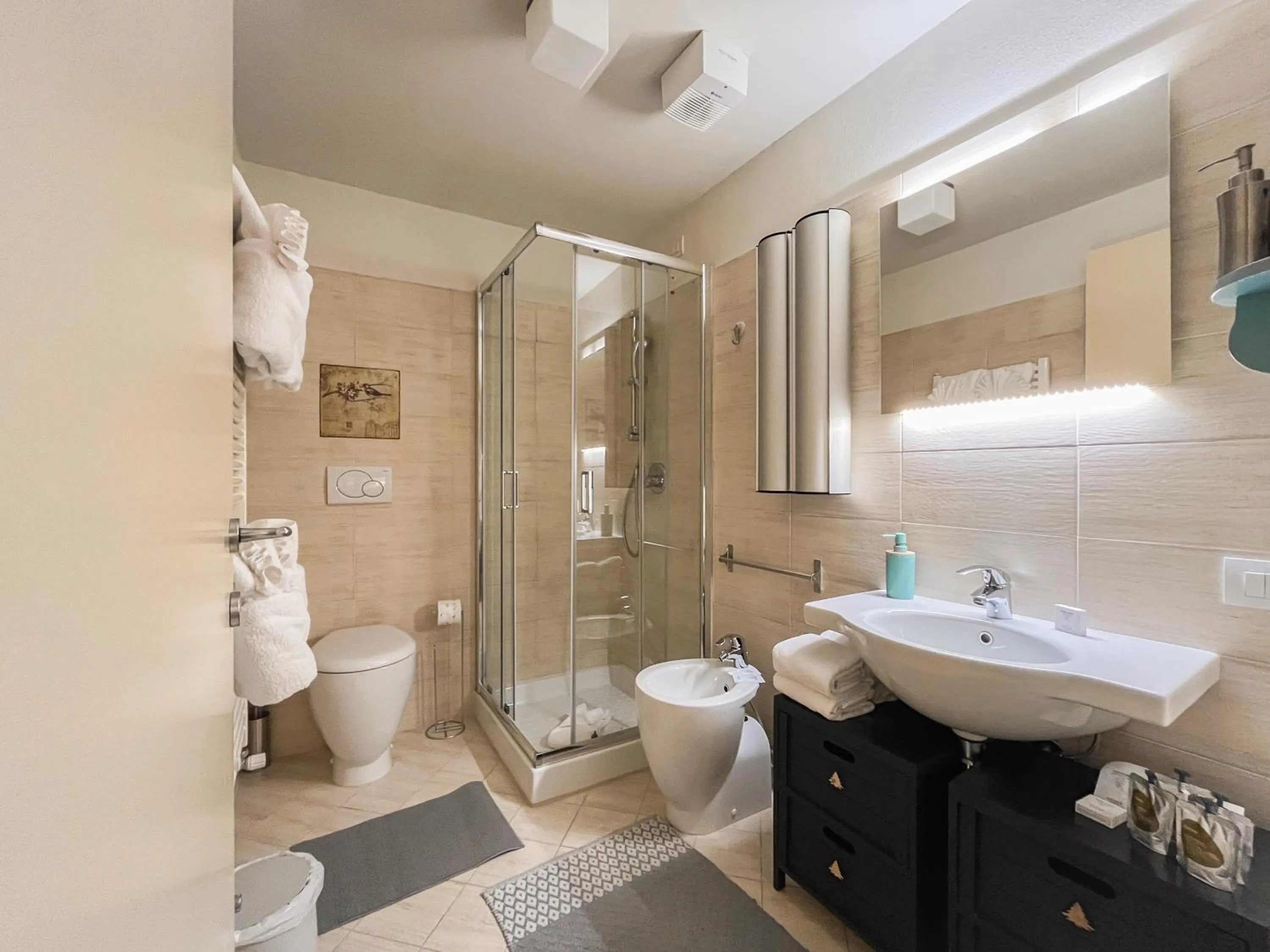 Bathroom in Maison Poluc hotel apartments