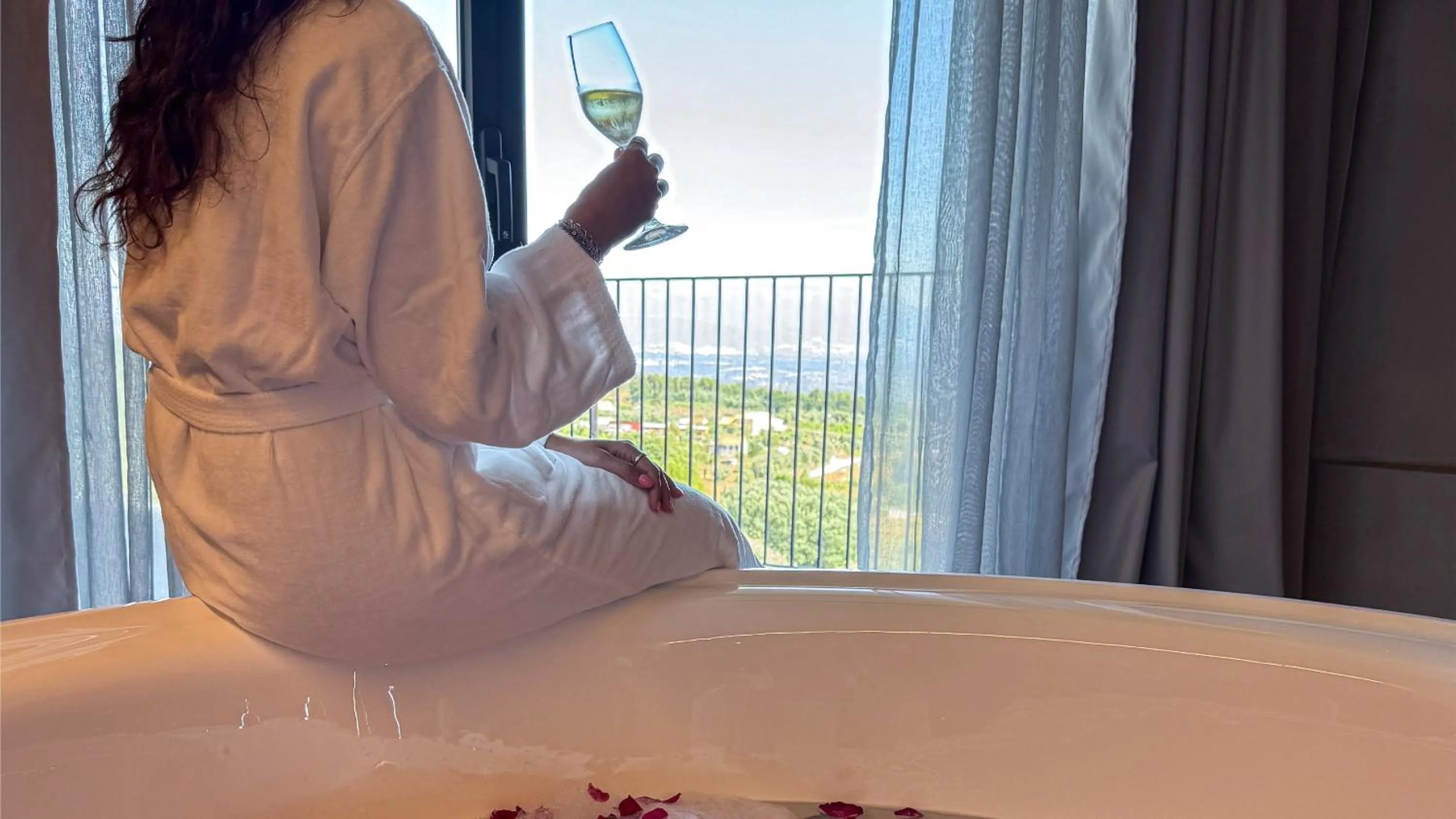 Hot Tub in Puro Dão Hotel & Spa