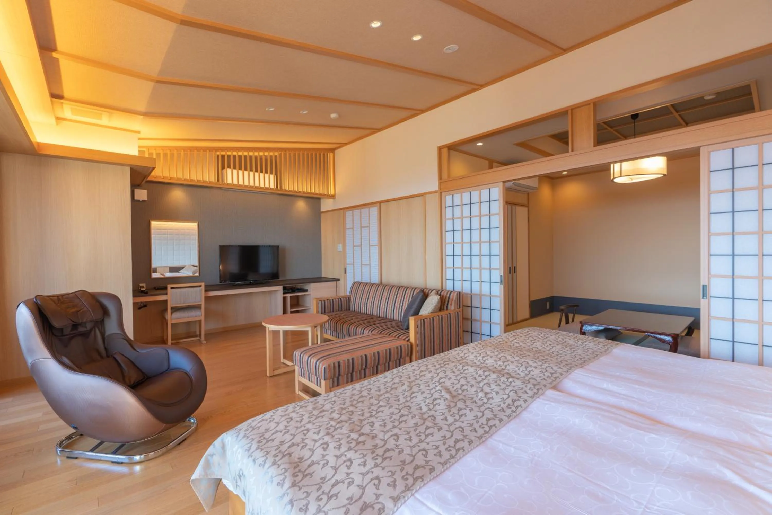 Bed in Omuro no Mori Gyokusui -Adult Only-
