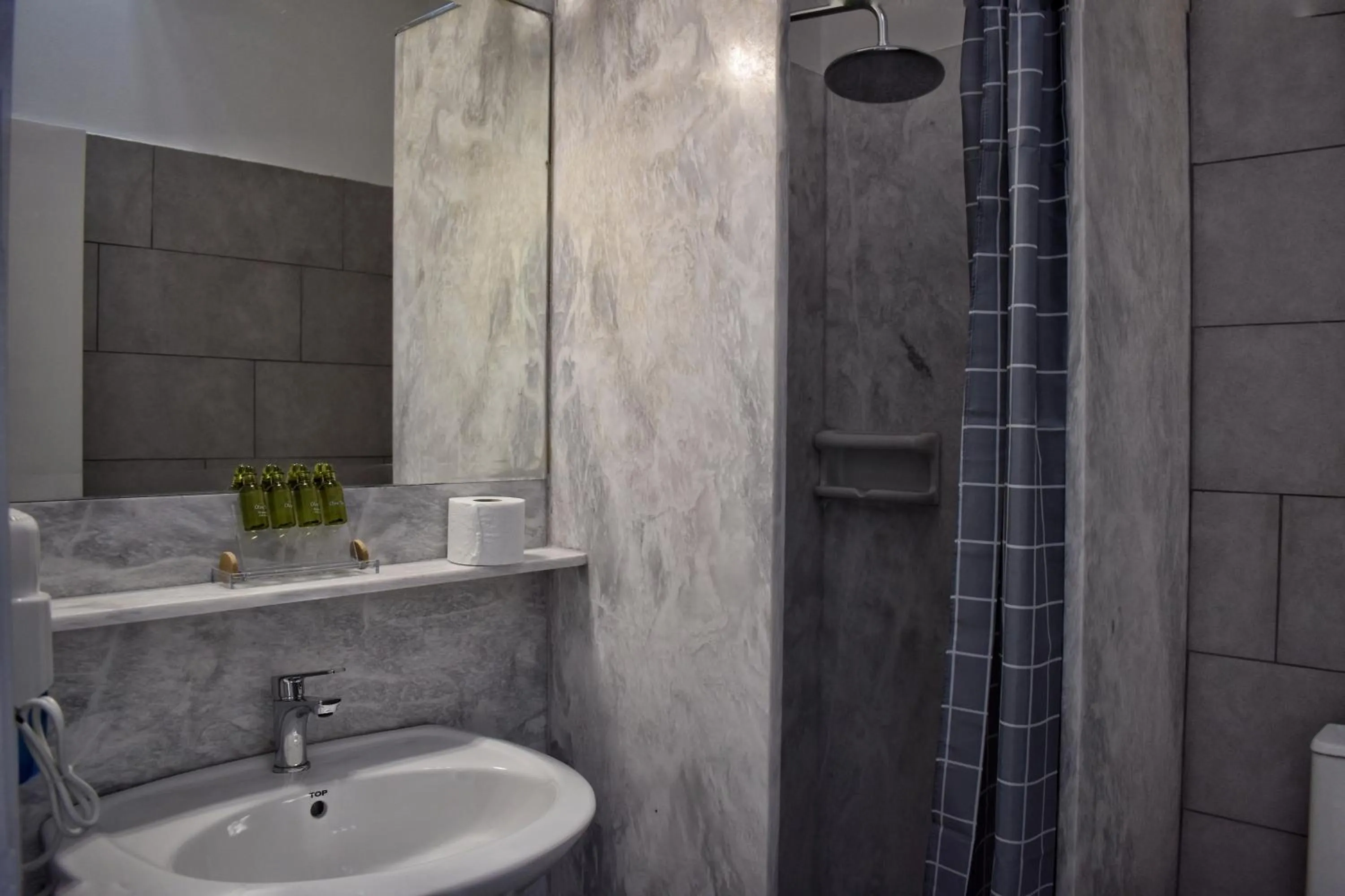 Bathroom in Hotel Theoxenia