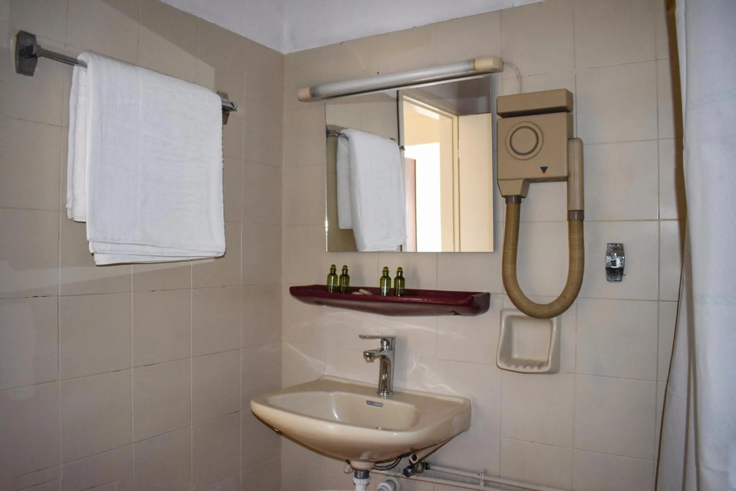 Bathroom in Hotel Theoxenia