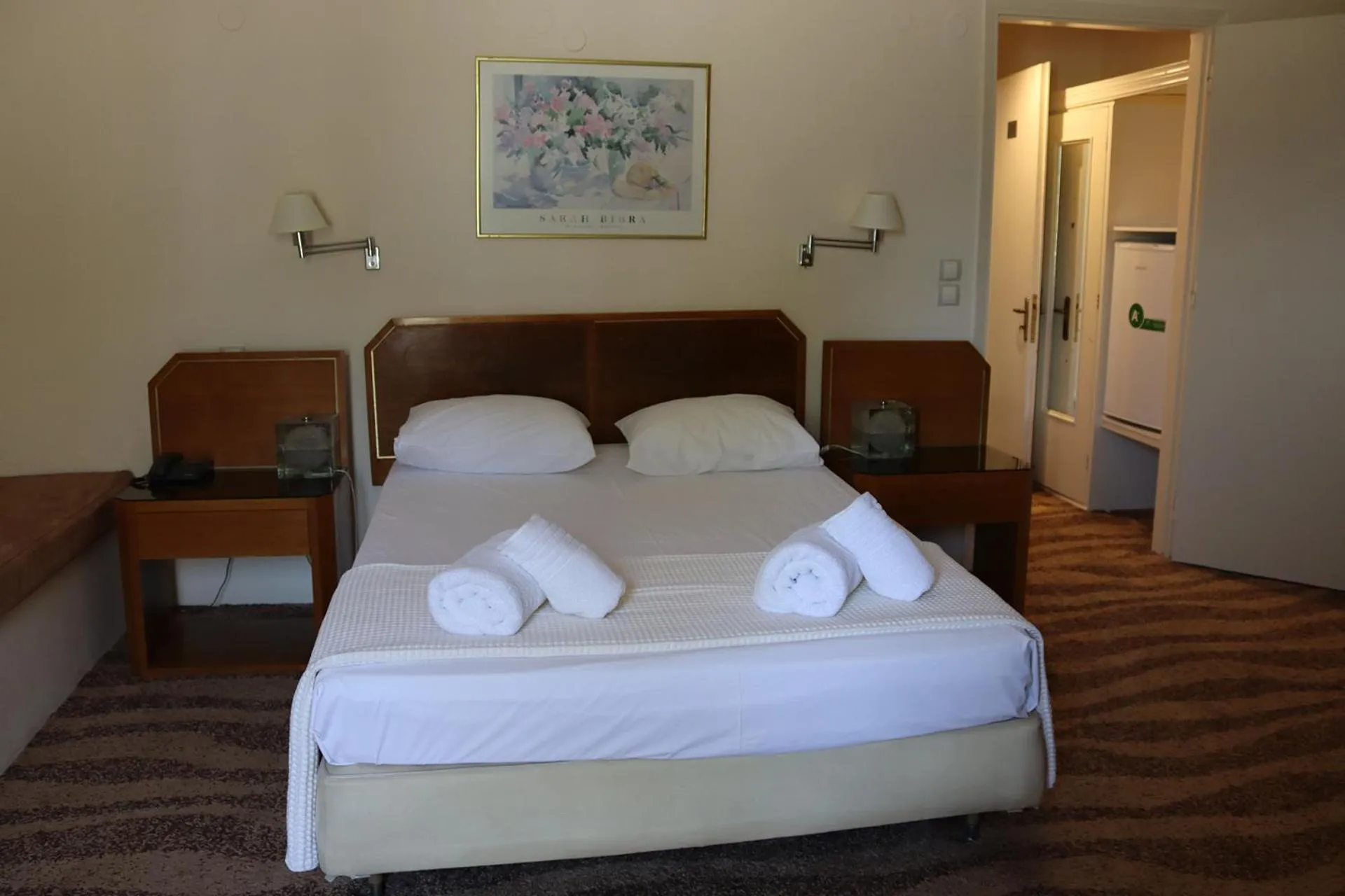 Bed in Hotel Theoxenia
