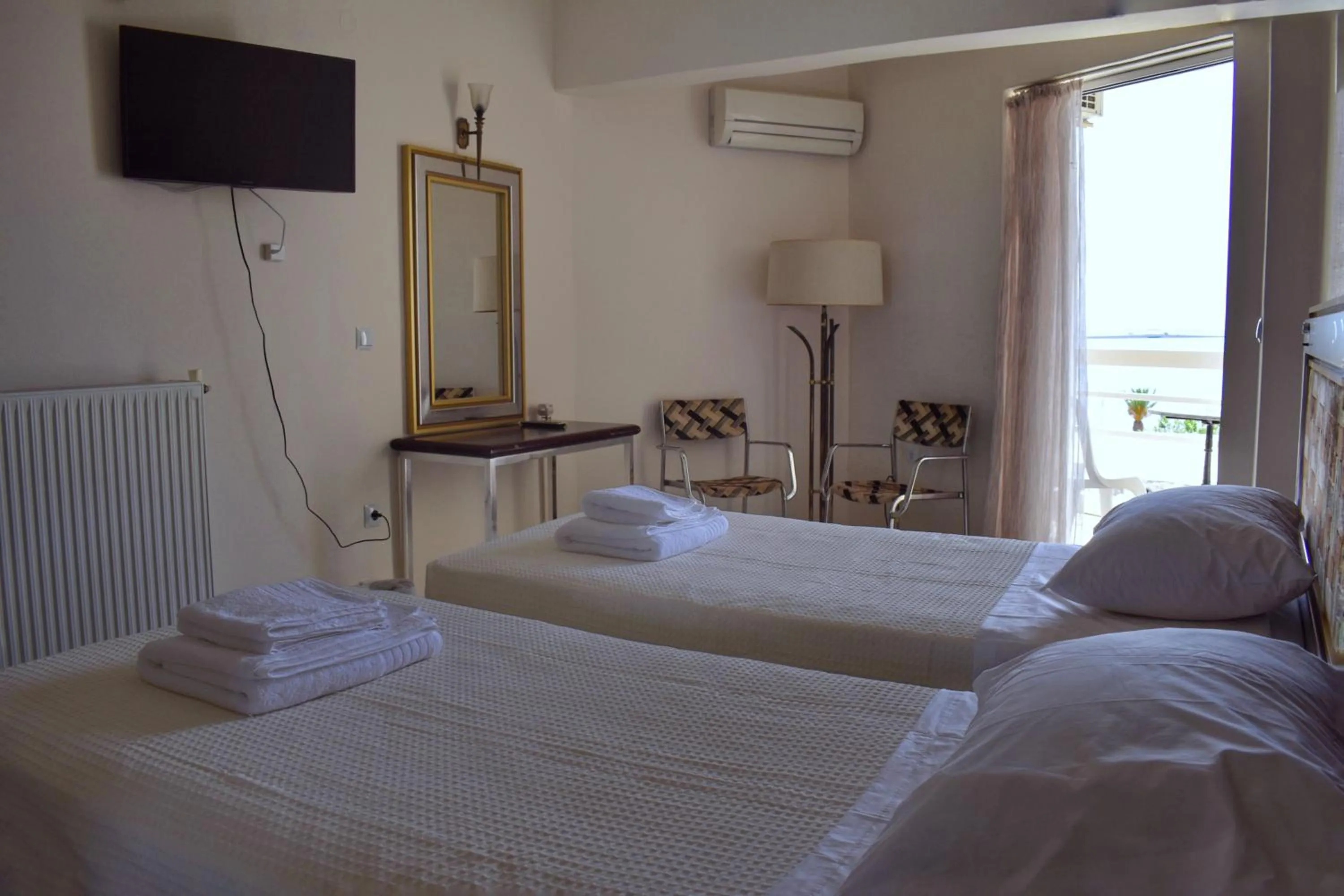 Bedroom, Bed in Hotel Theoxenia