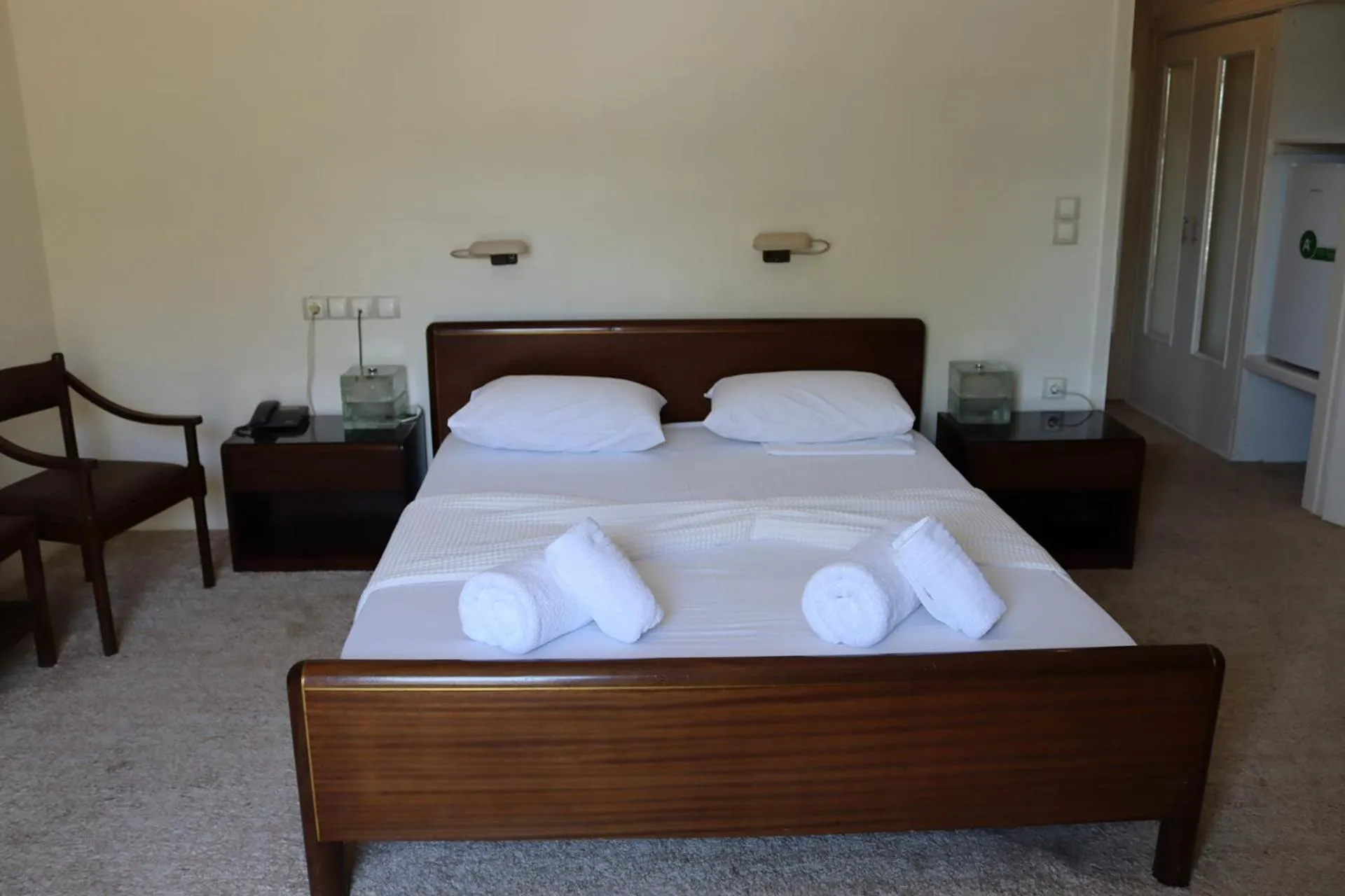 Bed in Hotel Theoxenia