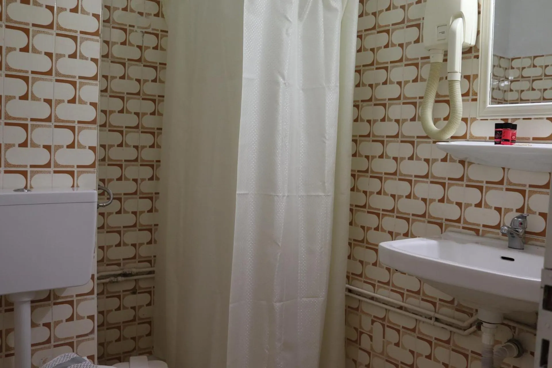 Bathroom in Hotel Theoxenia