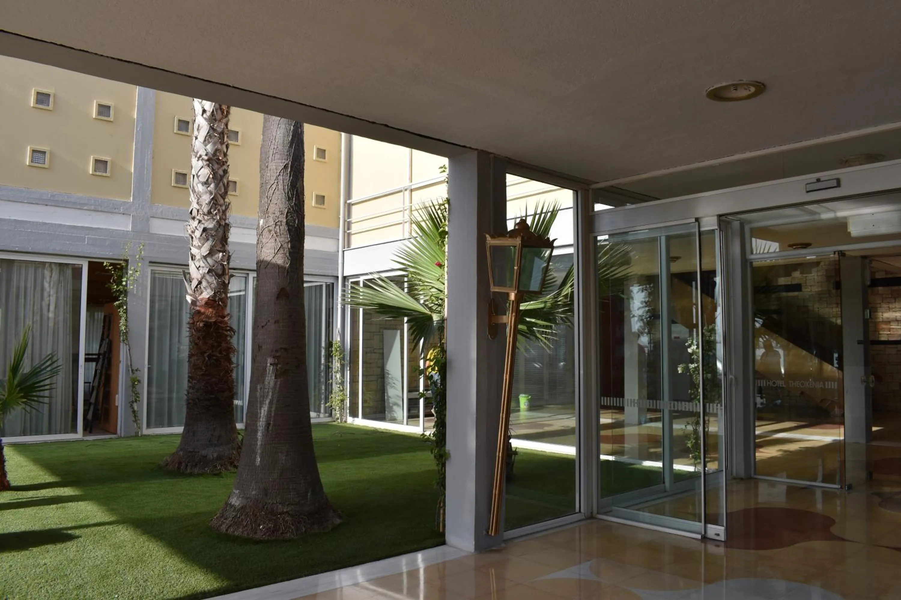 Inner courtyard view in Hotel Theoxenia