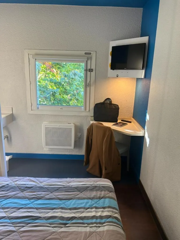 Bed in Fyl hôtel Saint Pol