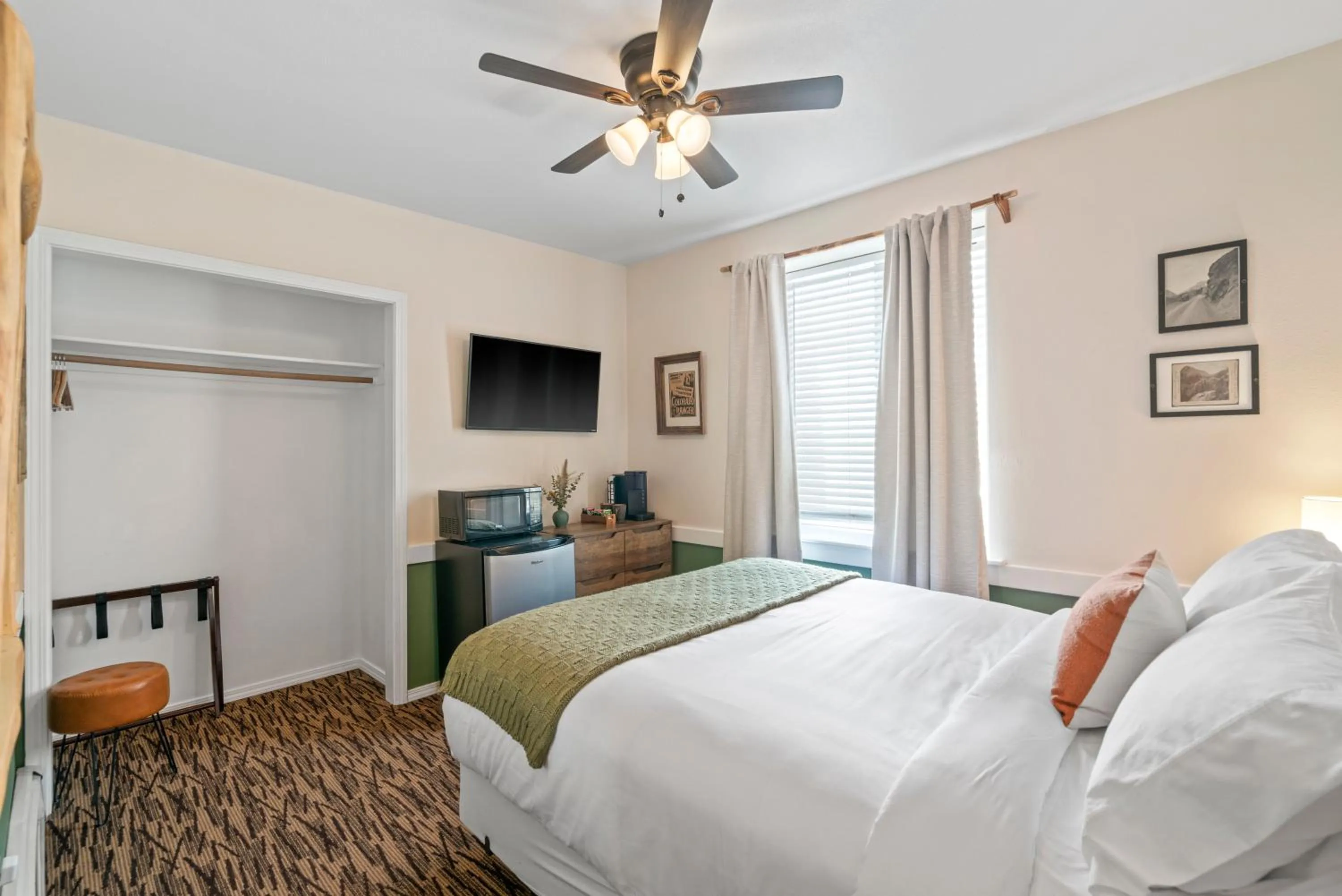 Bed in The Bent Elbow