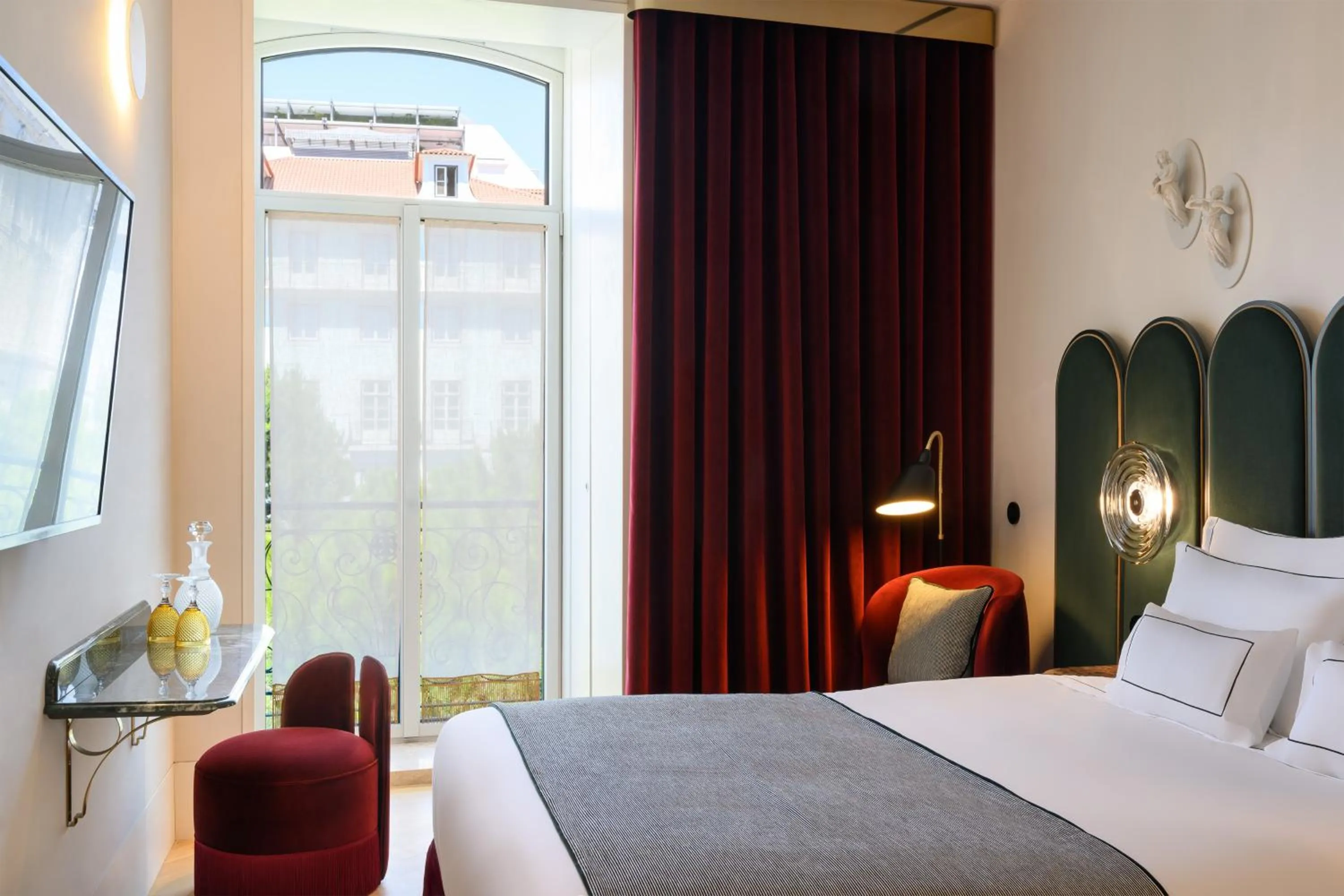 Bed in Montebelo Vista Alegre Lisboa Chiado Hotel