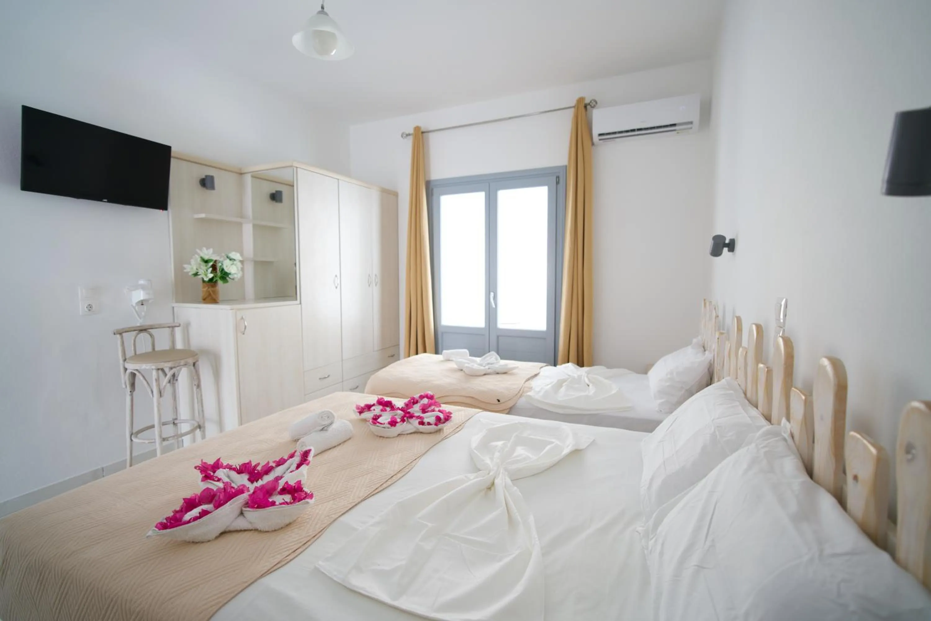 Bed in Dodomar Selections