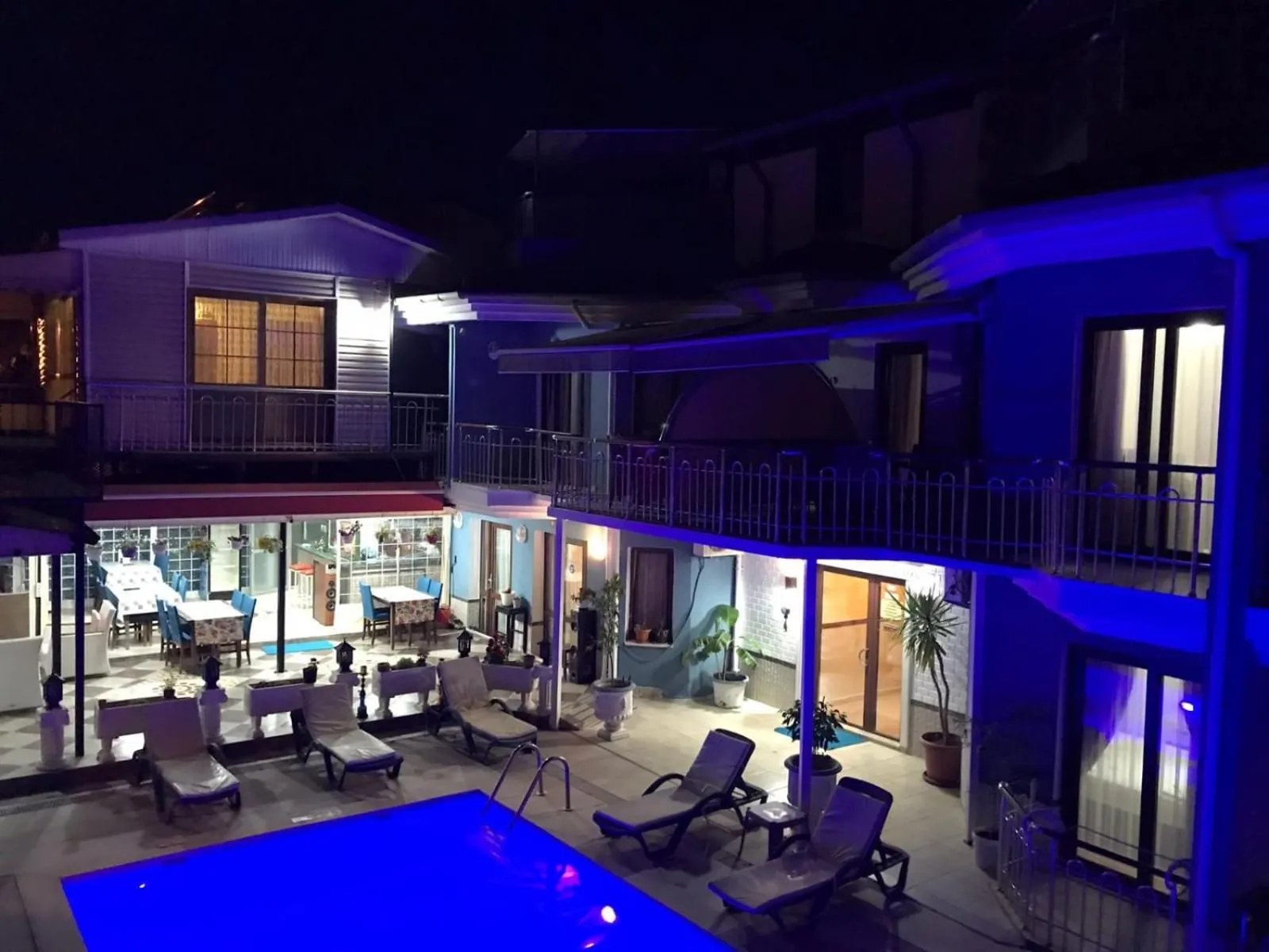 Swimming Pool in Tulip Apart Hotel