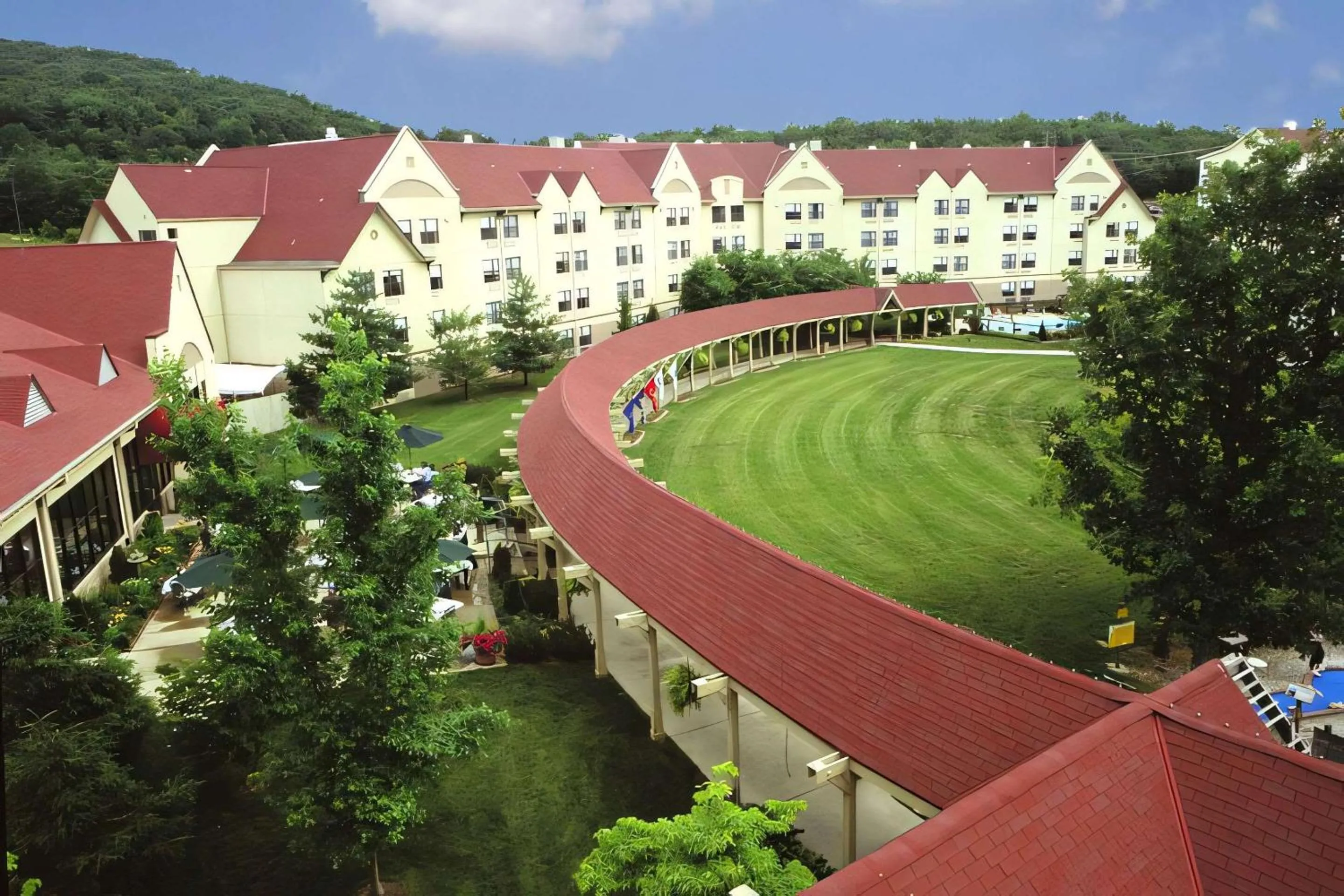Property building in Branson Hillside Hotel