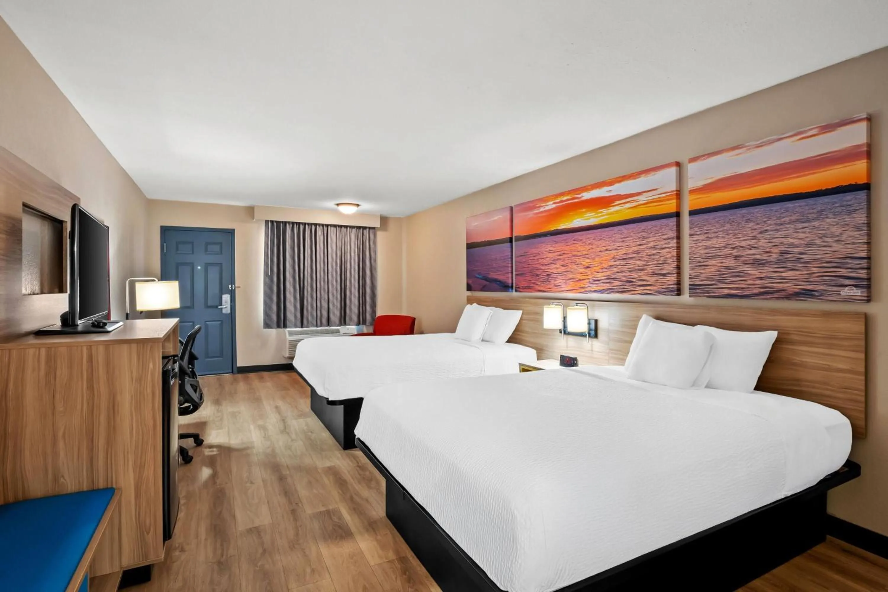 Bed in Days Inn by Wyndham Whitmore Lake Near Ann Arbor And Brighton