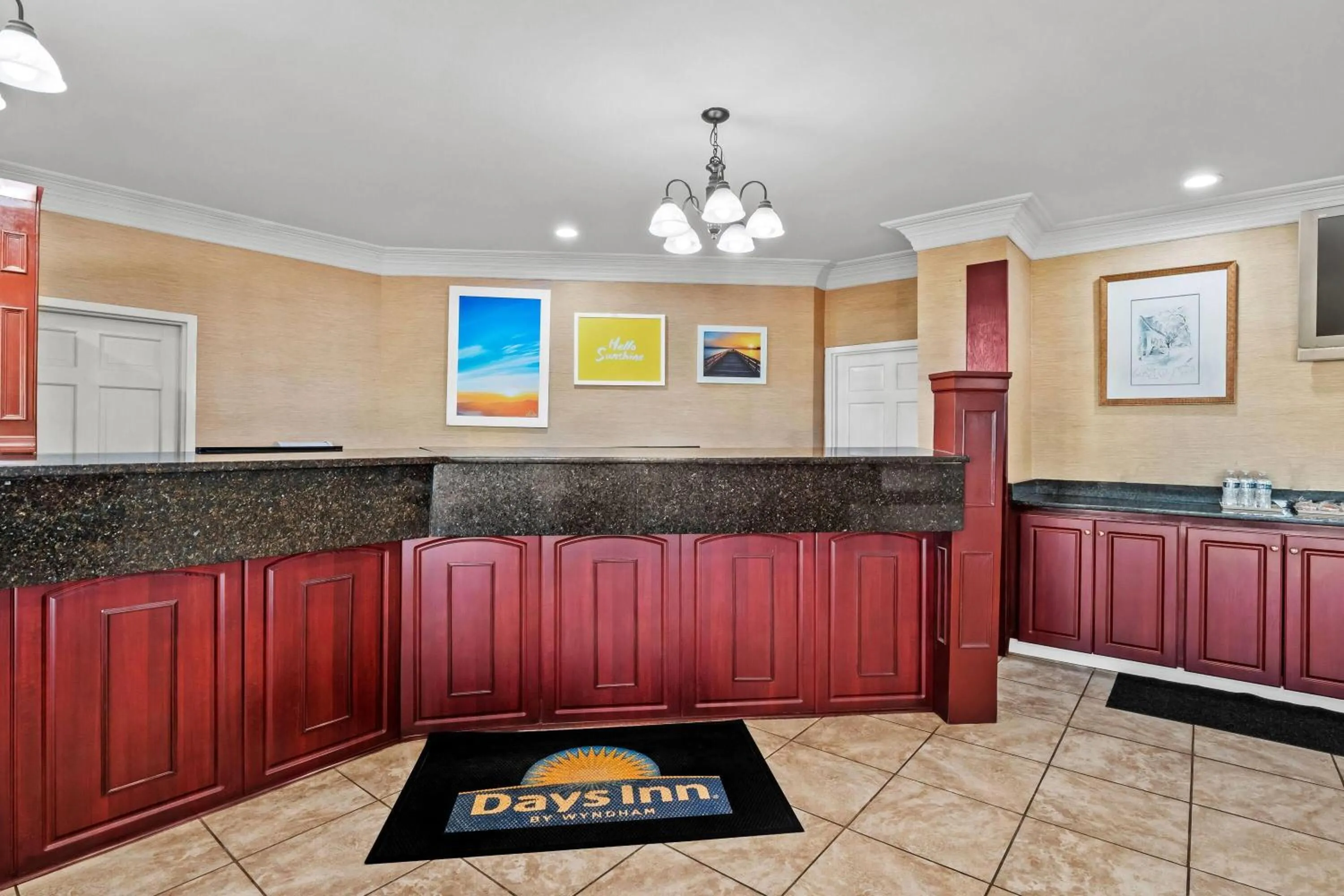 Lobby or reception in Days Inn by Wyndham Whitmore Lake Near Ann Arbor And Brighton