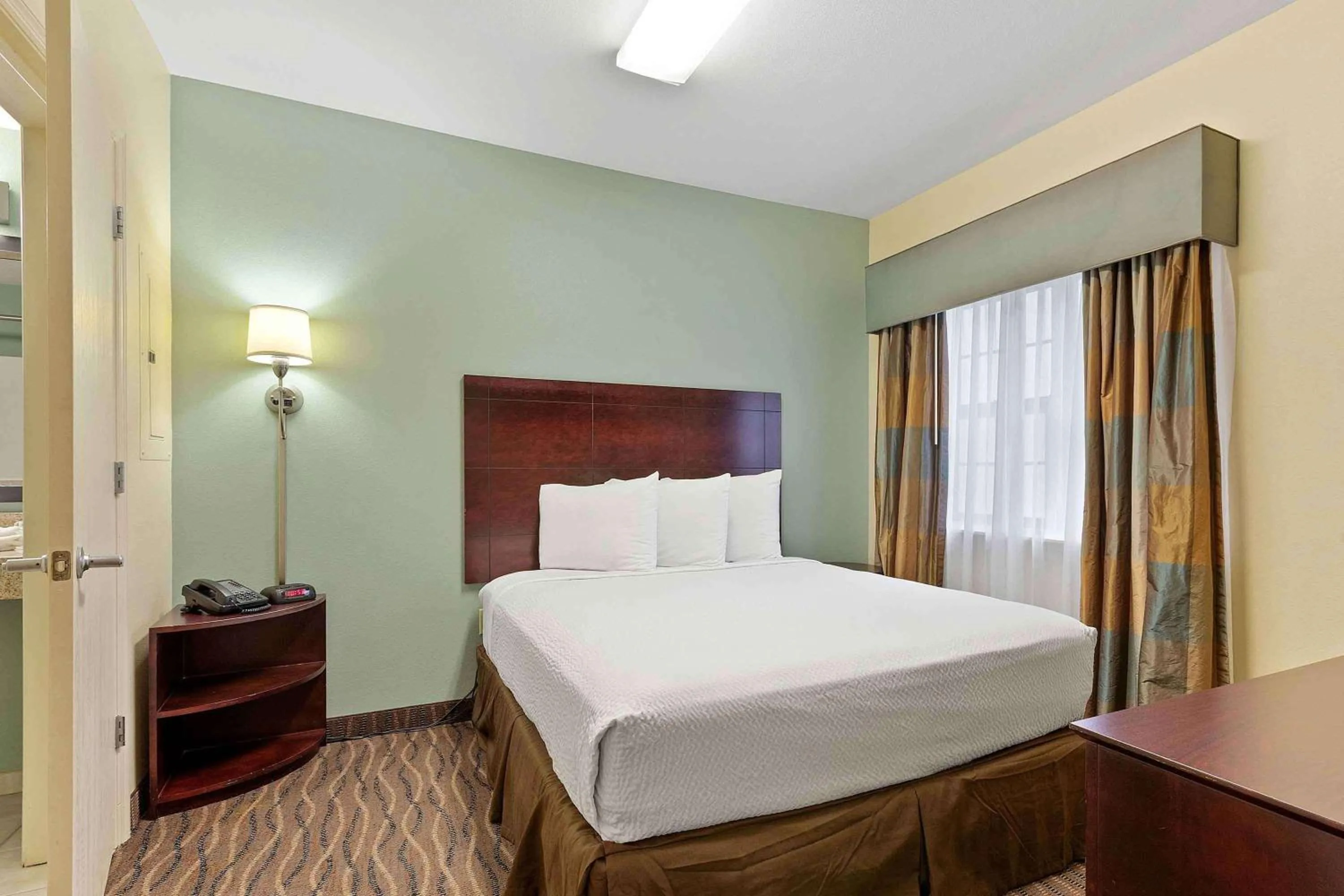 Bedroom, Bed in Extended Stay America Premier Suites - Lakeland - I-4