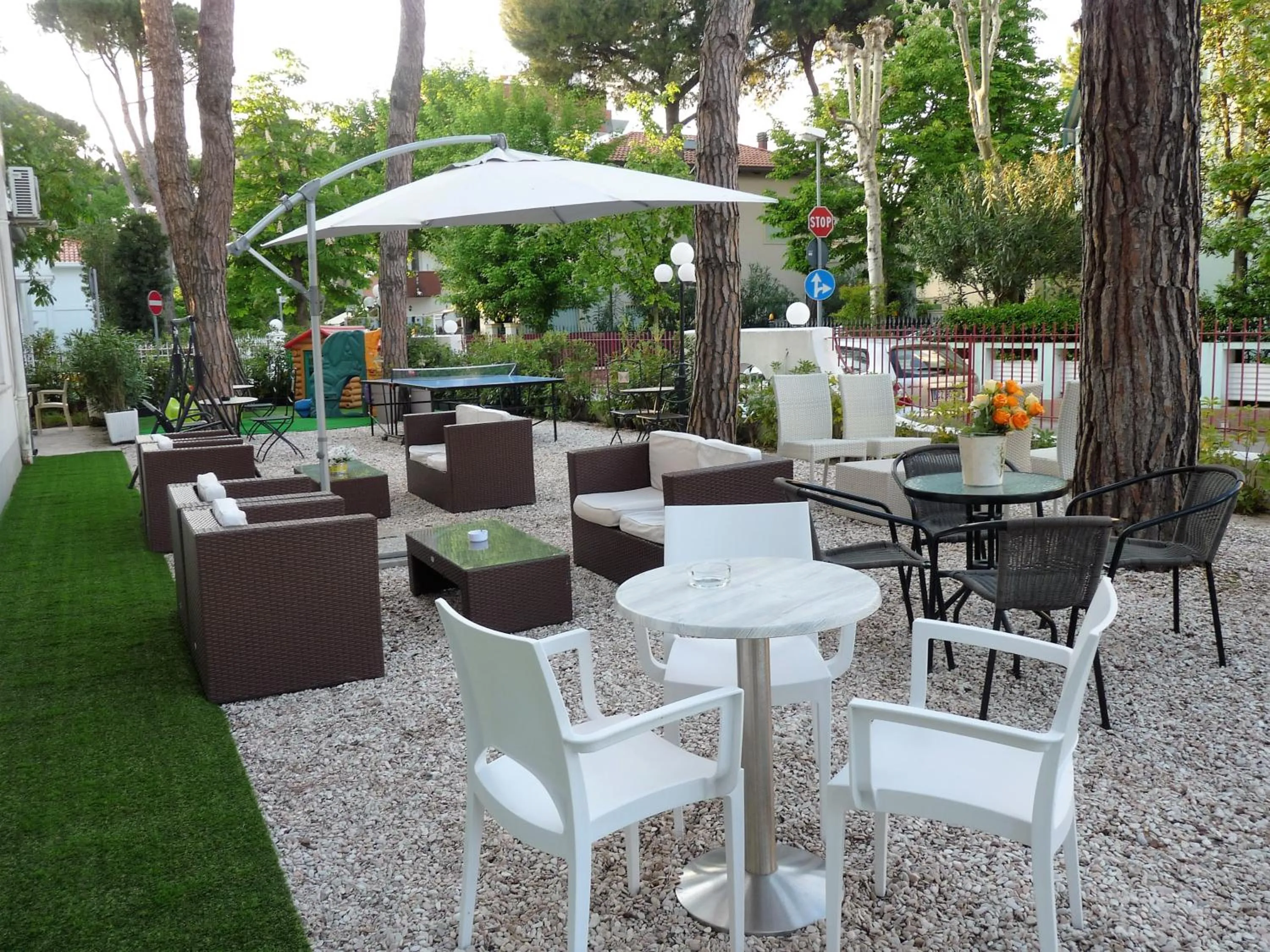 Patio in Hotel Pierre "NUOVA GESTIONE"