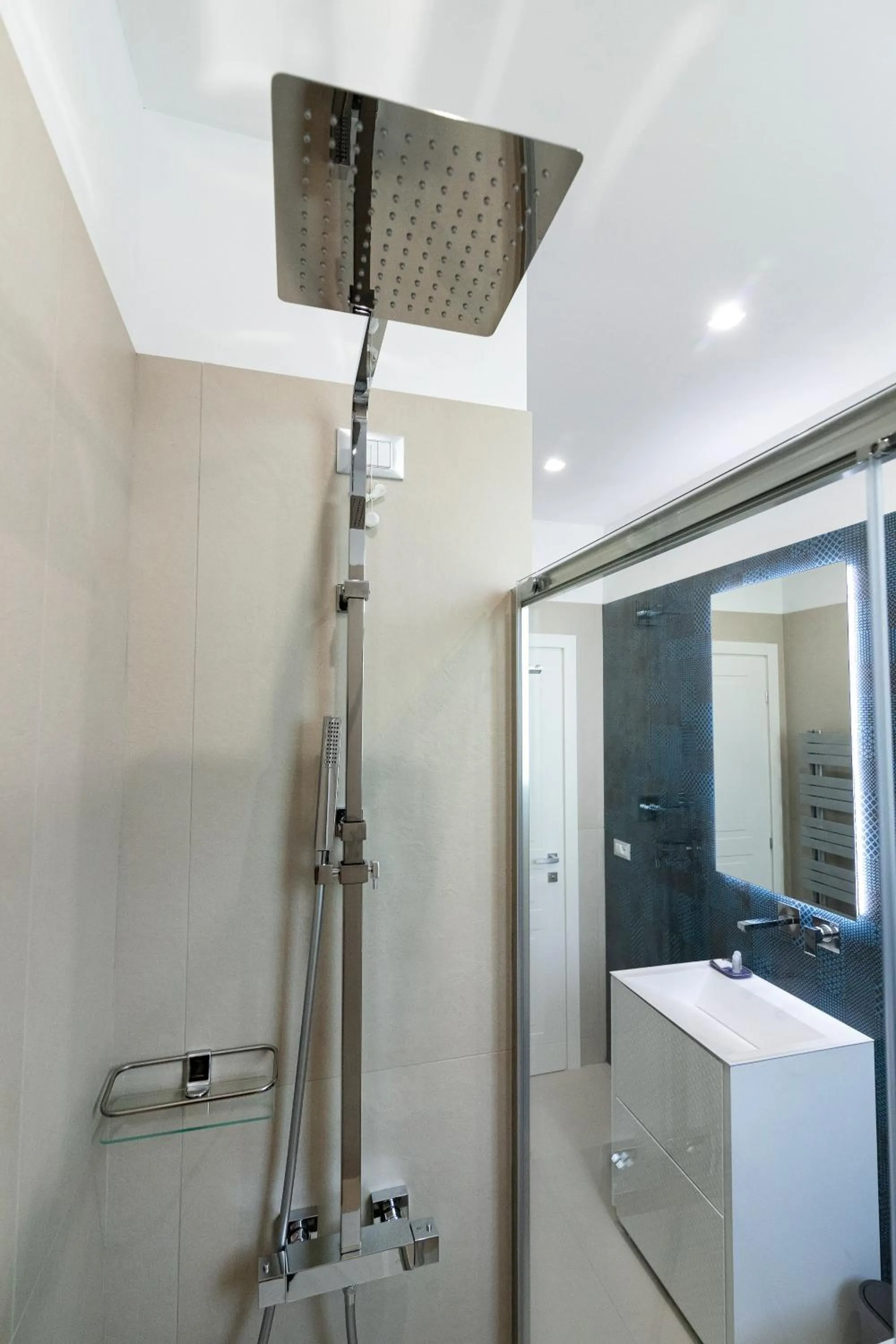 Shower in Stellaris Apartrooms