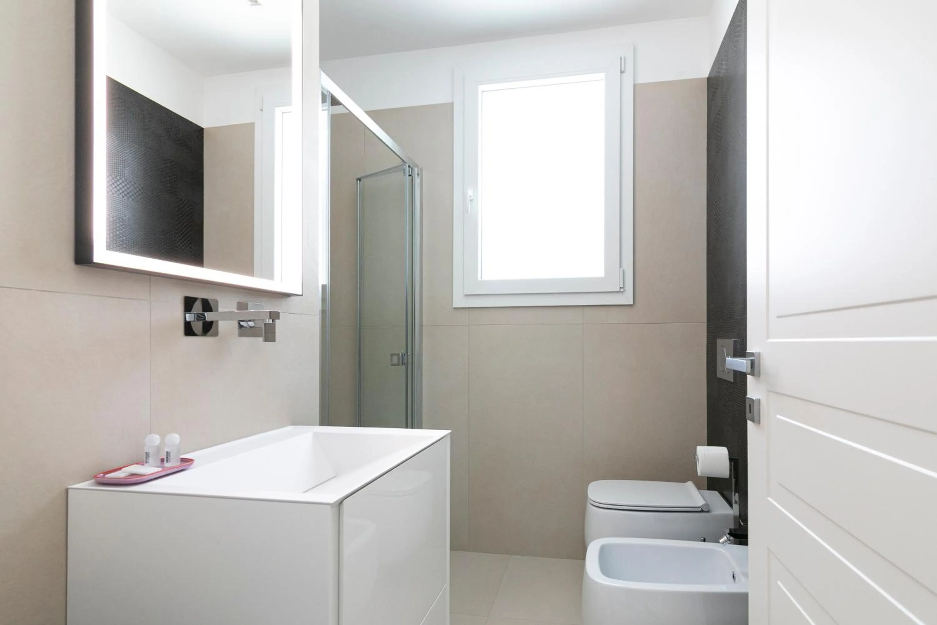 Shower in Stellaris Apartrooms