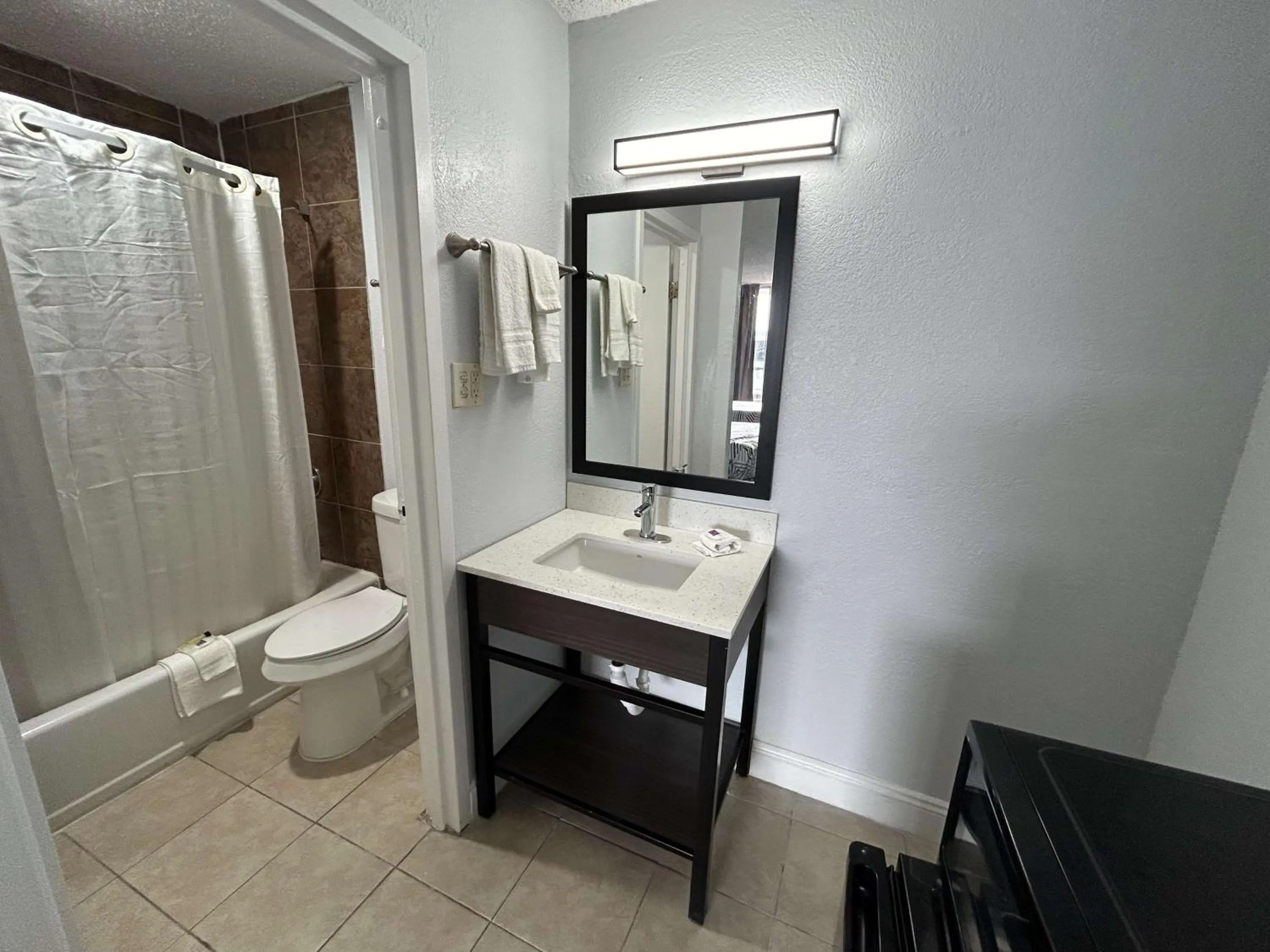 Bathroom in Calloway Inn and Suites