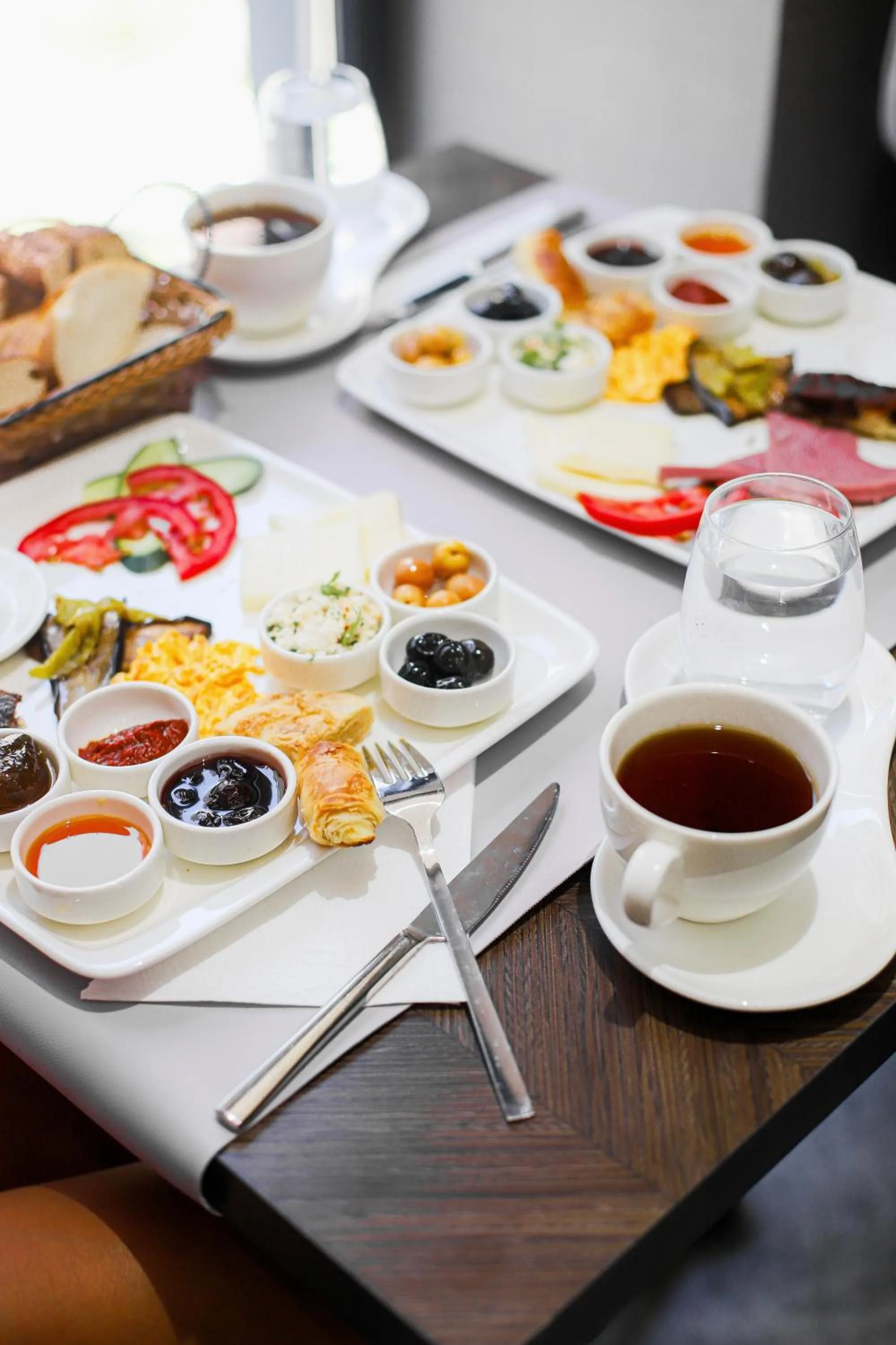 Food and drinks in THE ROYALS HOTEL