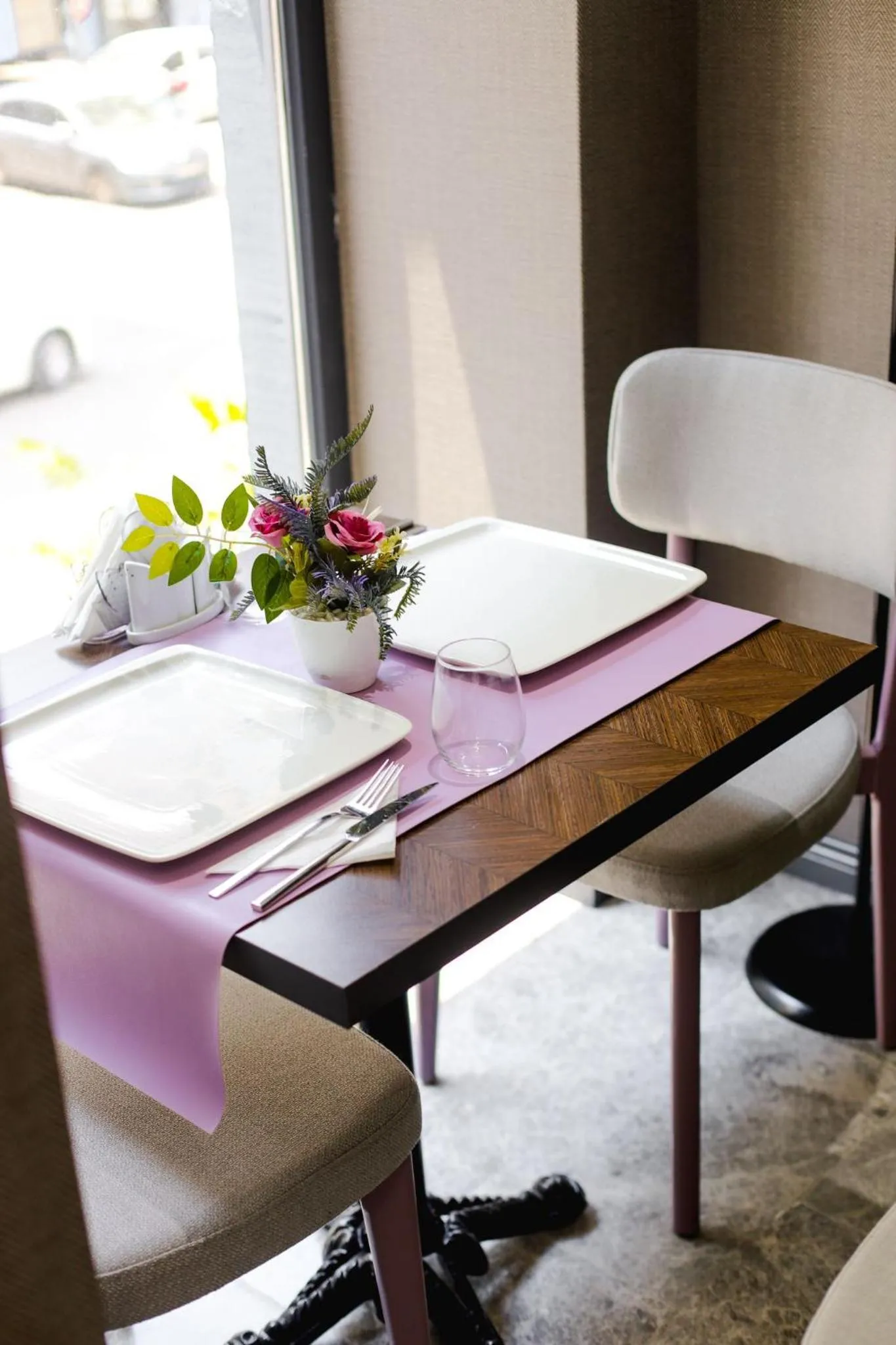 Restaurant/places to eat in THE ROYALS HOTEL