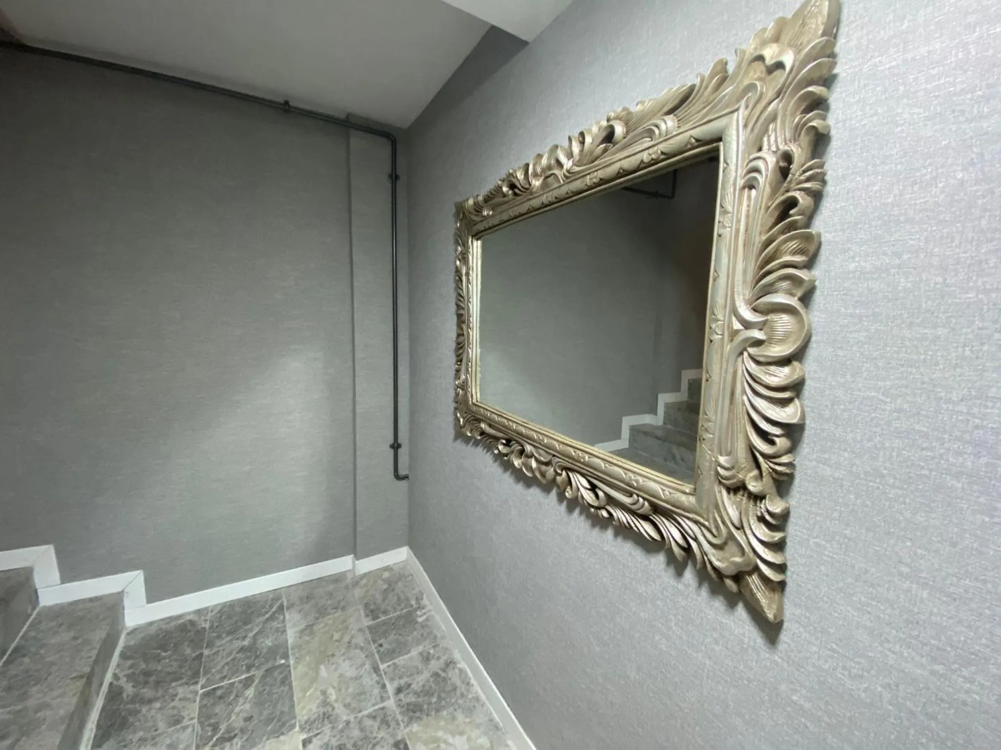 Skiing in THE ROYALS HOTEL