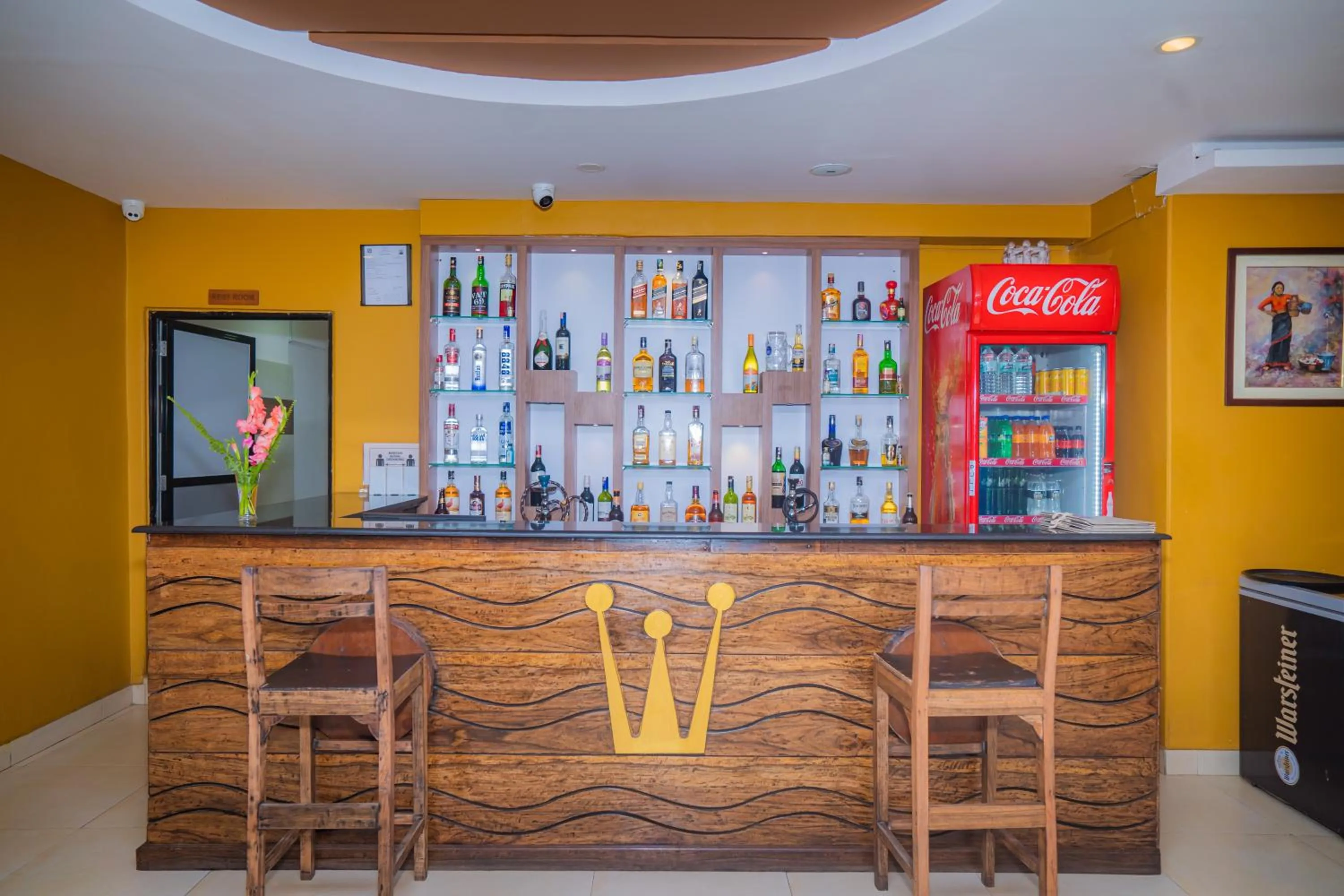 Lounge or bar in Hotel Crown Himalayas