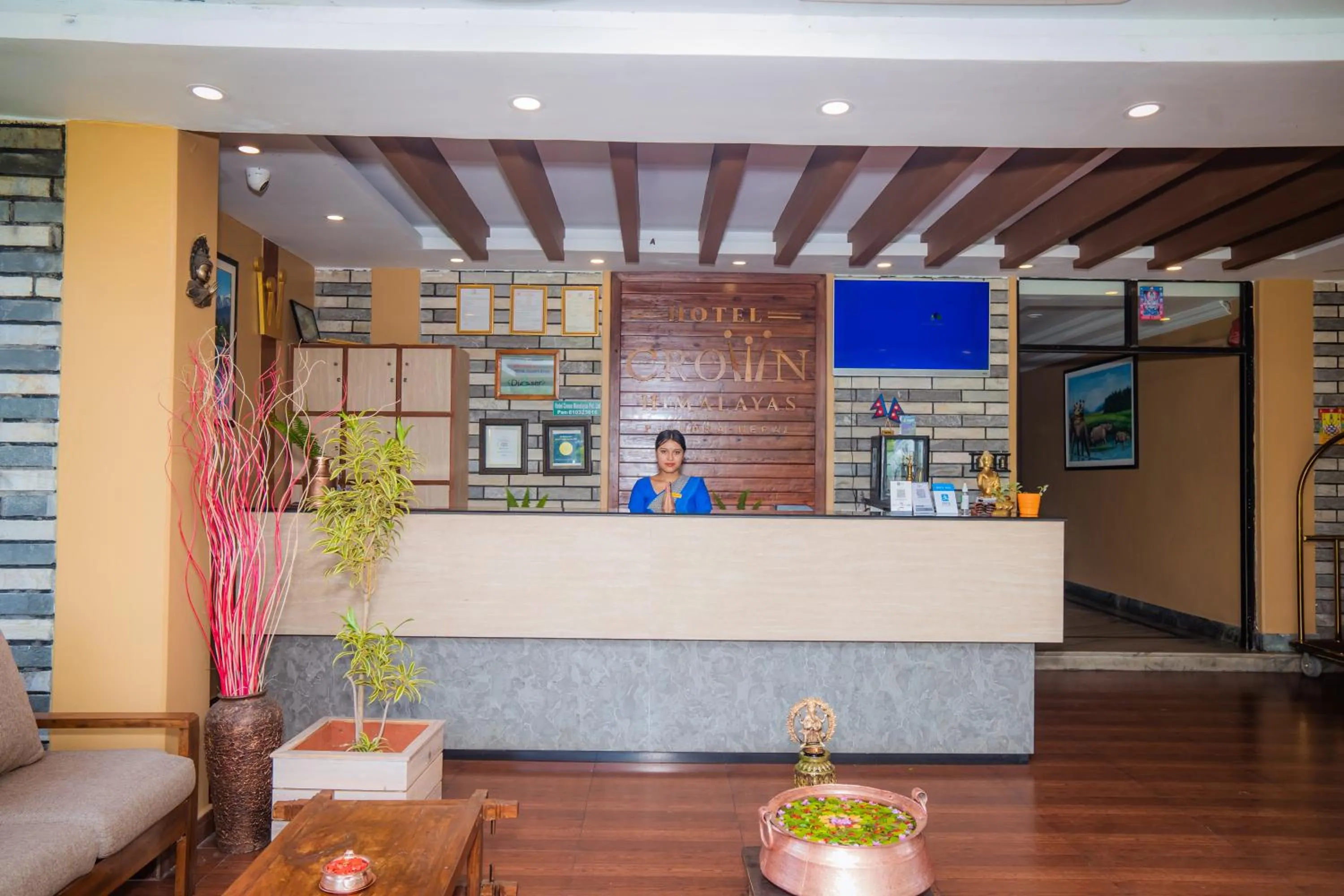 Lobby or reception in Hotel Crown Himalayas