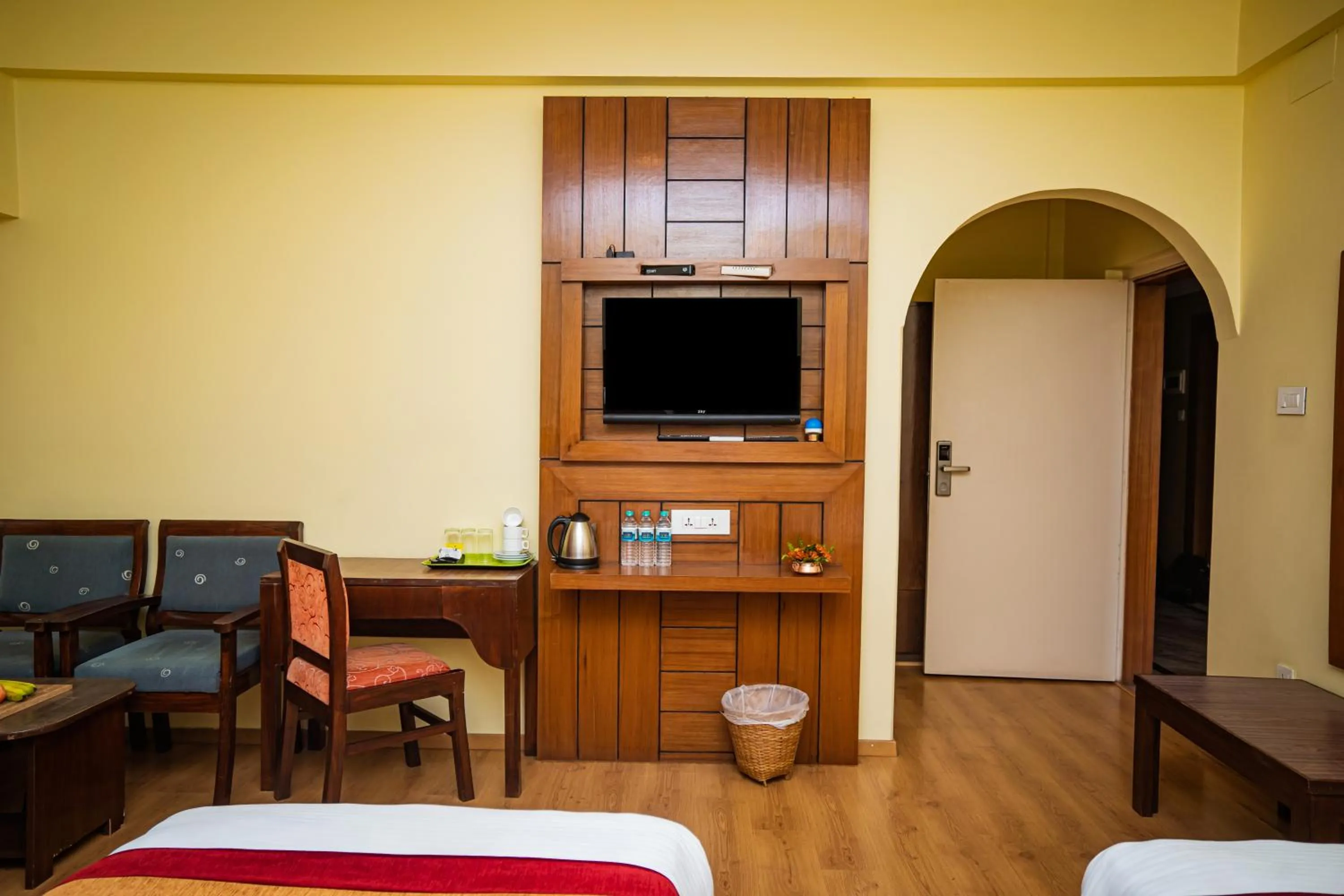 TV and multimedia in Hotel Crown Himalayas