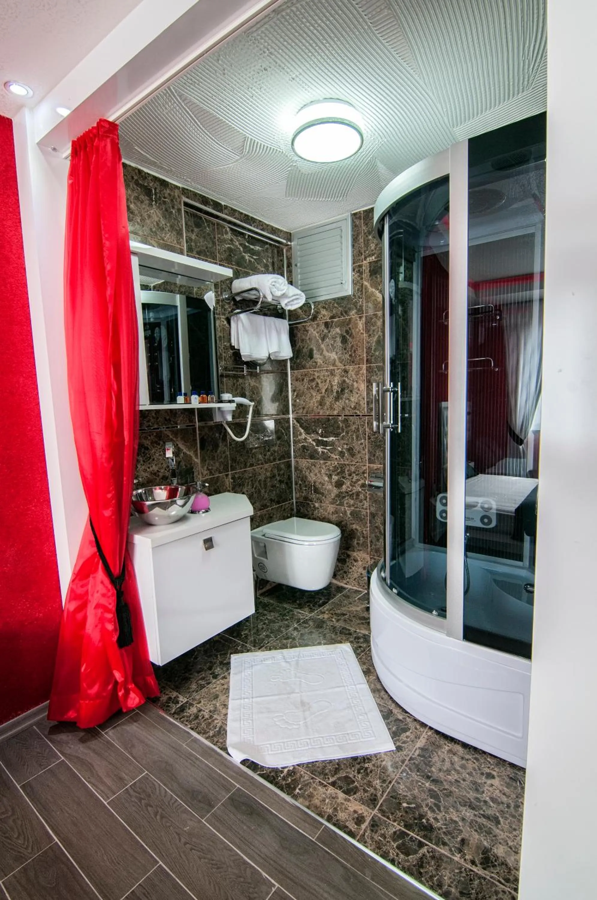 Shower in Ag Şişli Hotel