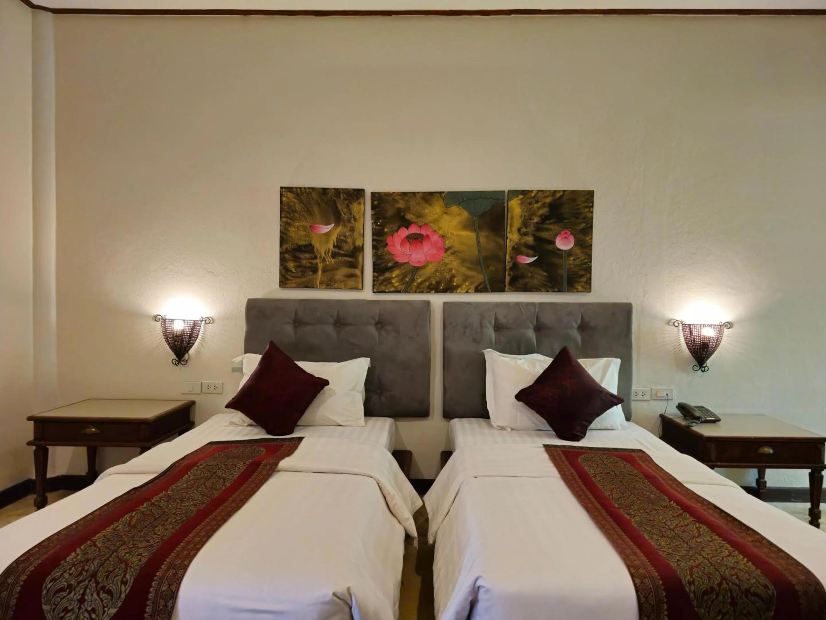 Bed in Baan Panwa Resort